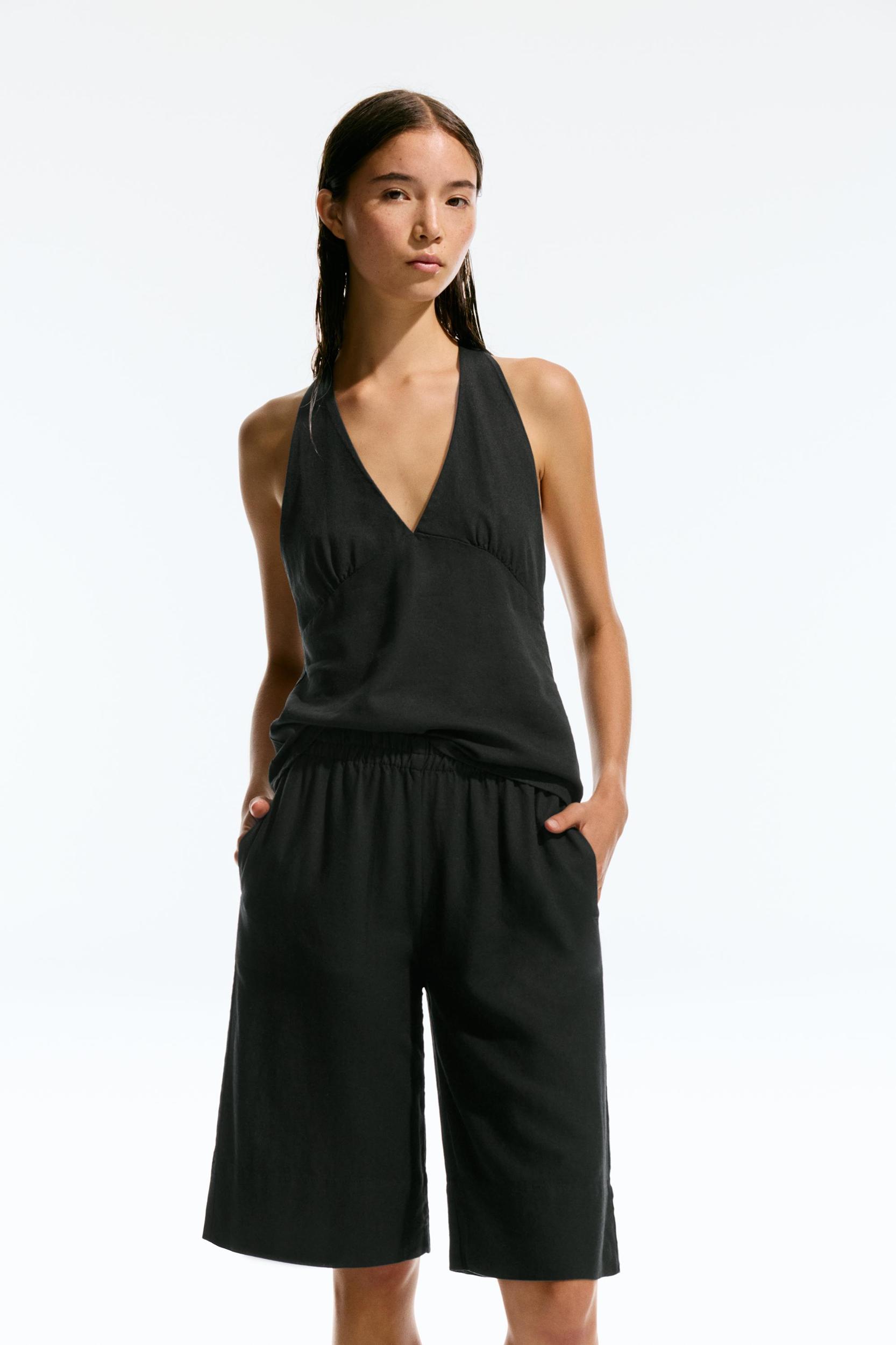 Linen Bermuda shorts Product Image