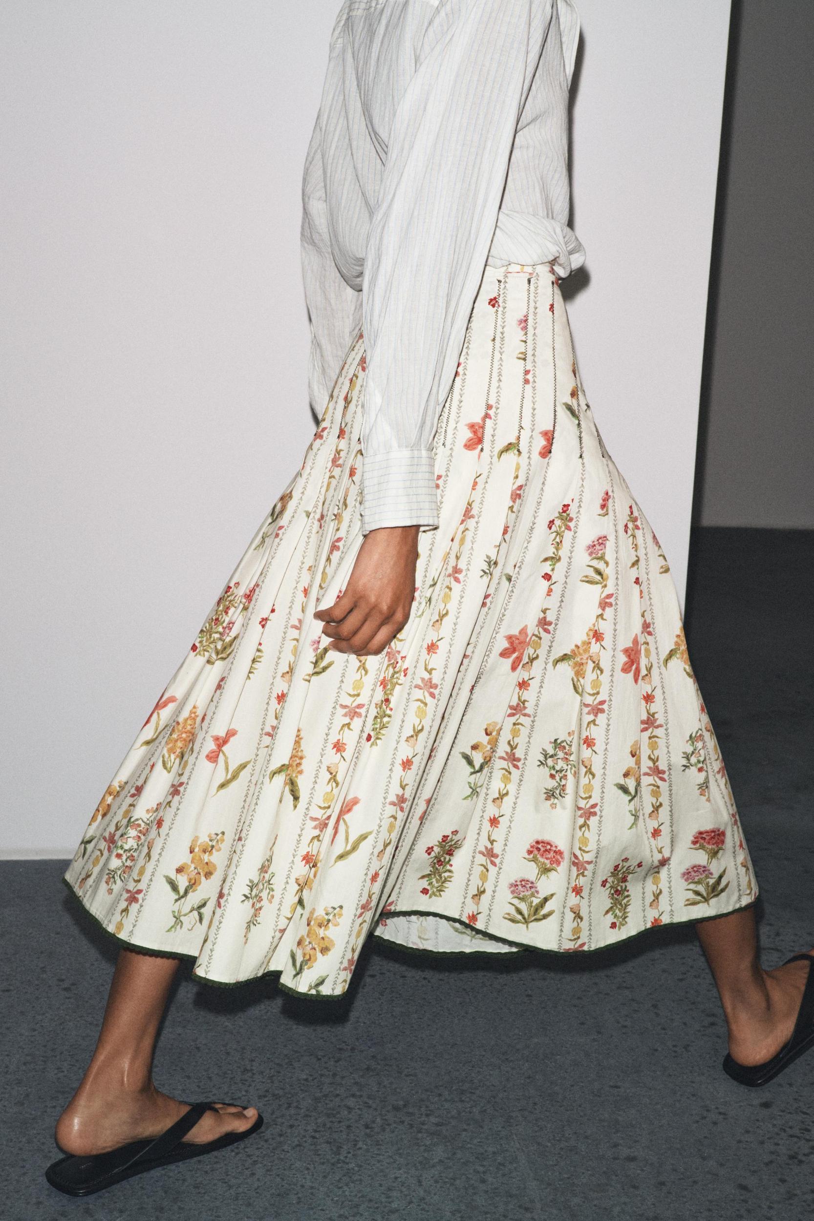 ZW COLLECTION FLORAL PLEATED SKIRT Product Image