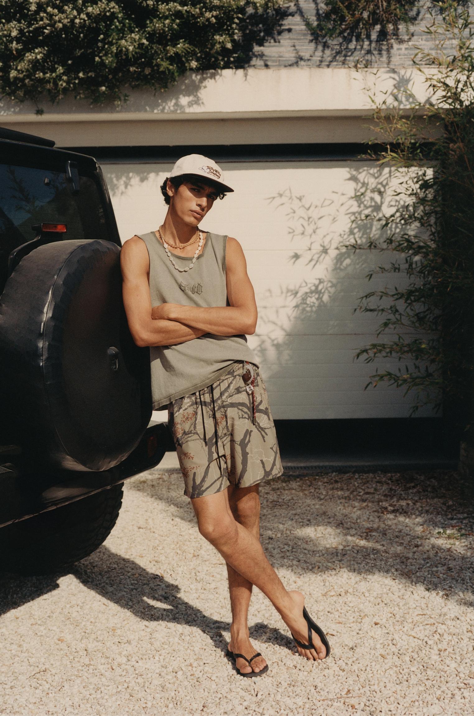 Branch print board shorts Product Image