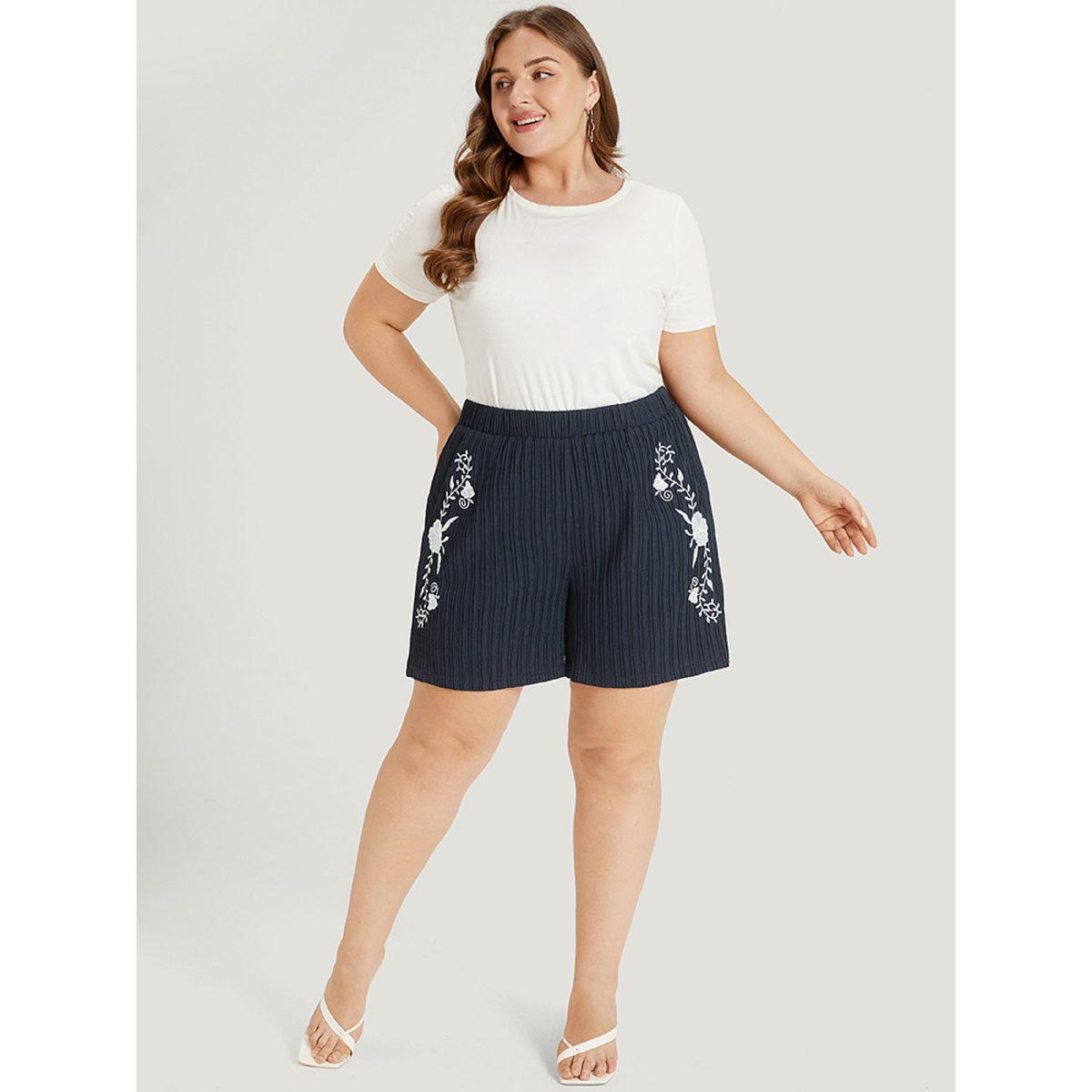 Plus Size Floral Embroidered Textured Stretchy Waist Shorts Women Midnight Casual Bodycon Casual Shorts BloomChic 18-20/2X Product Image