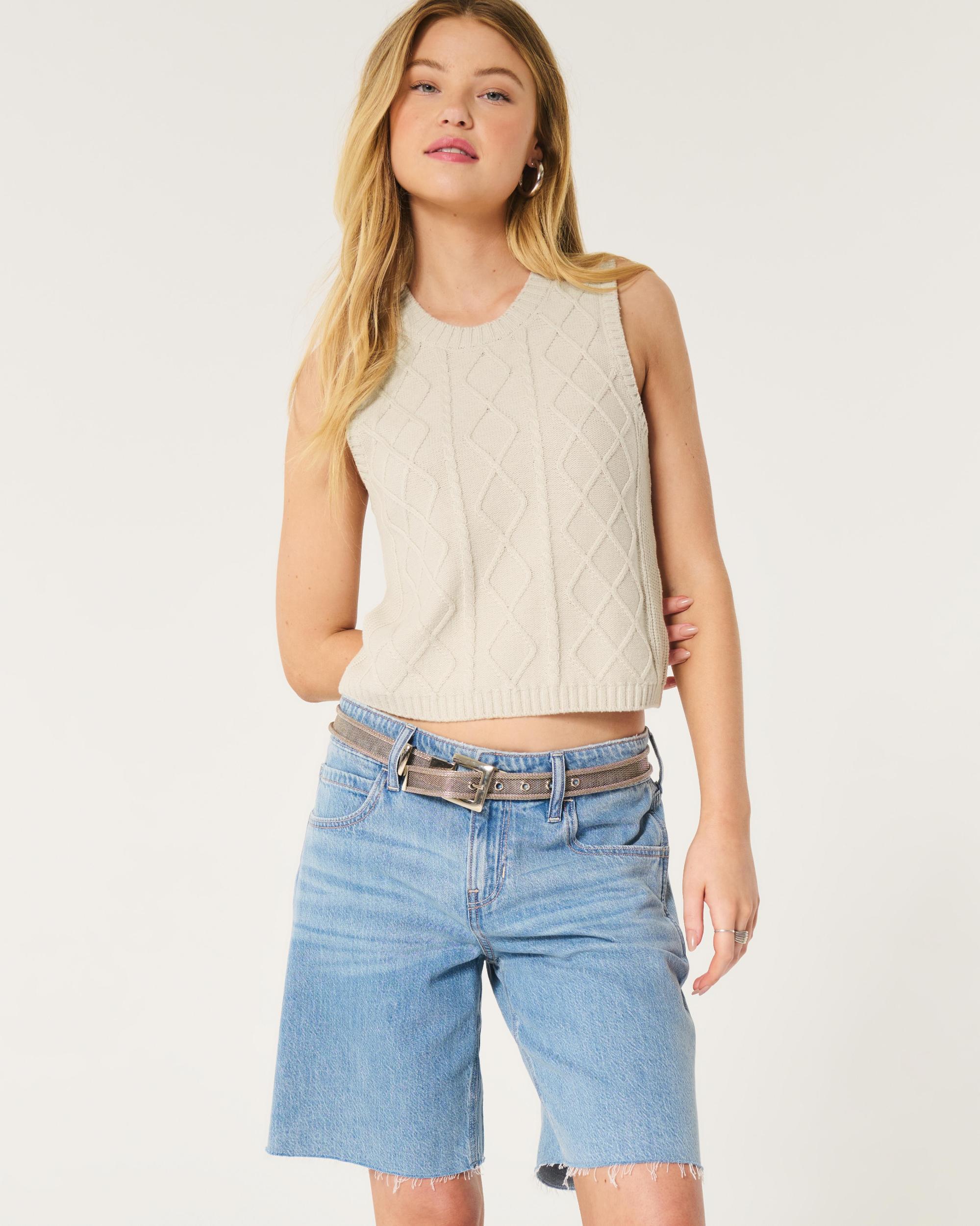 Cable-Knit Crew Sweater Vest Product Image