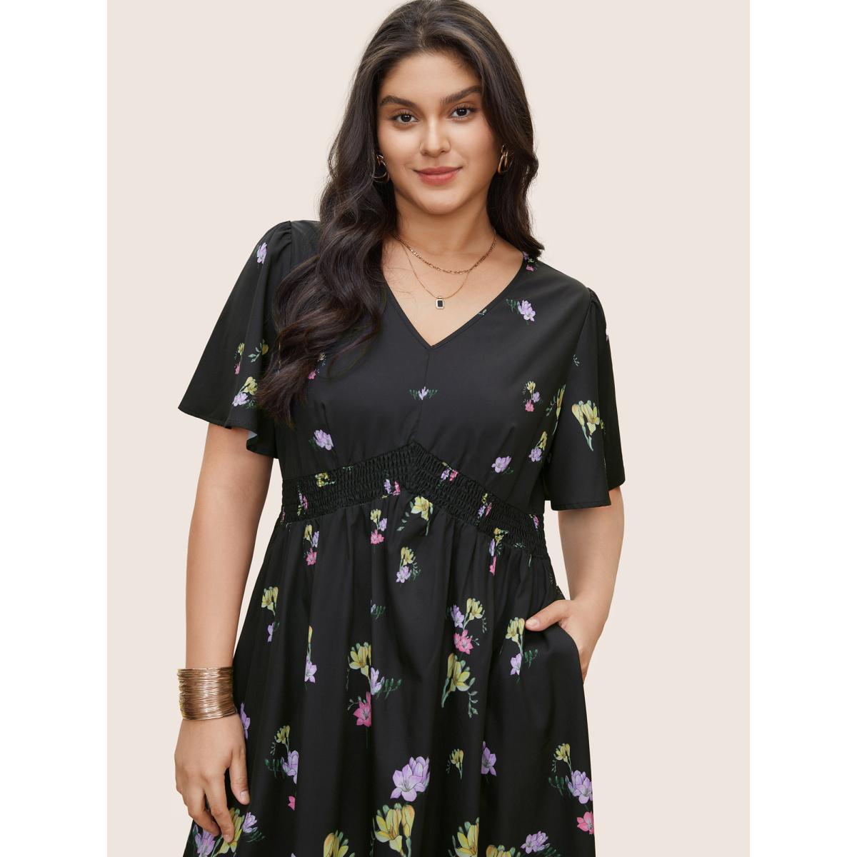 Plus Size Floral Print Shirred Pocket Ruffle Sleeve Dress Black Women Timeless Non V-neck Short sleeve Curvy Midi Dress BloomChic 28/5X Product Image