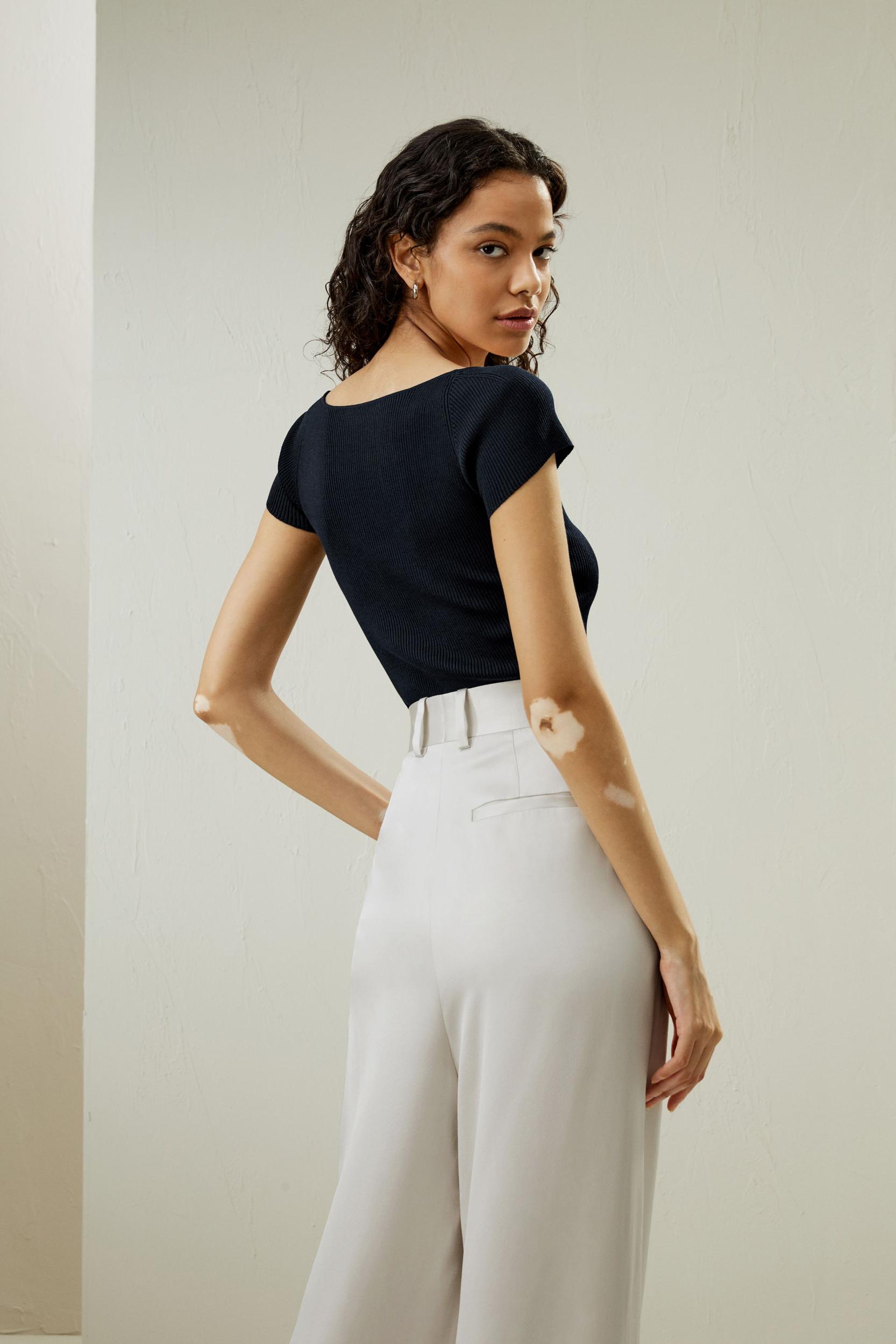 Sweetheart Neck Ribbed Silk Knit Top Product Image