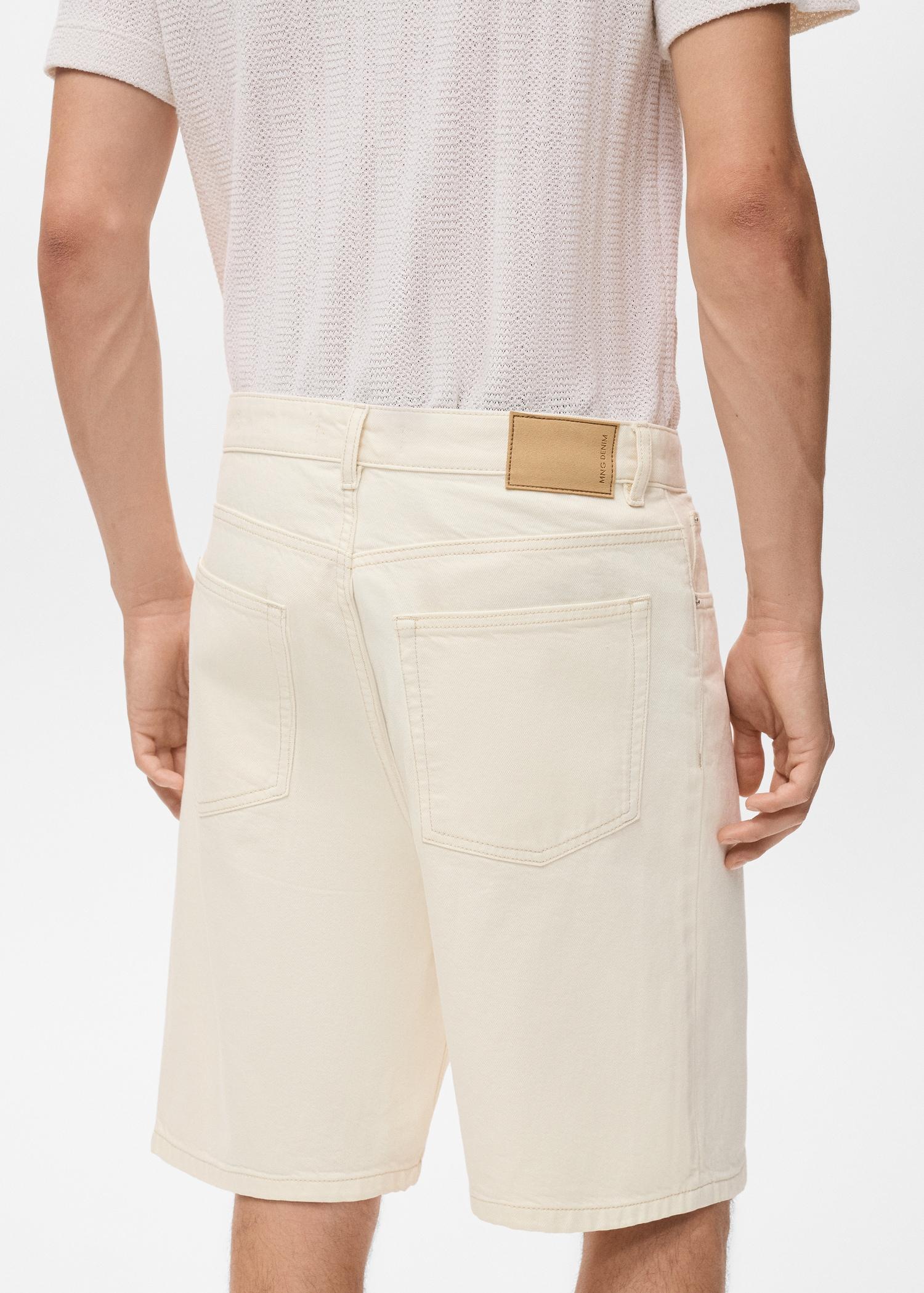 Denim relaxed-fit bermuda shorts - Men | MANGO USA Product Image