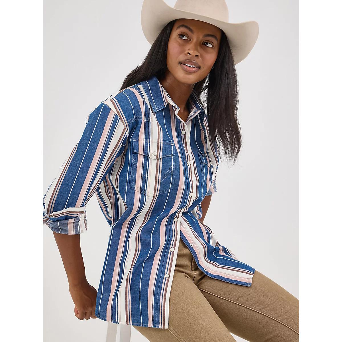 Women's Wrangler Retro® Boyfriend Western Snap Shirt in Brushpopper Product Image
