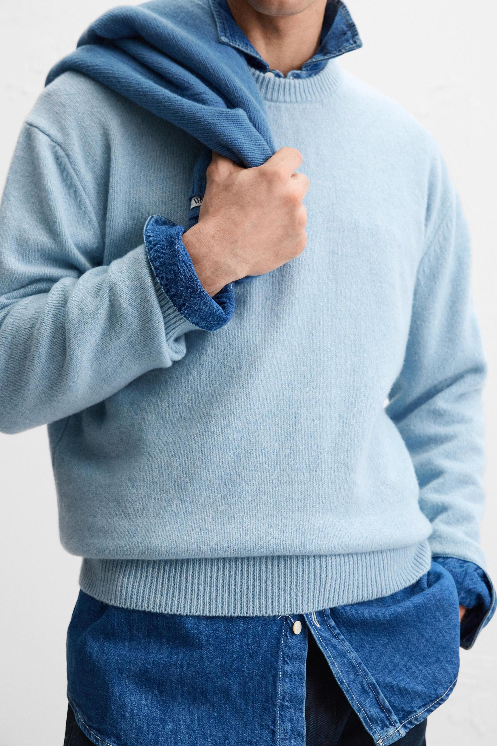 CASHMERE AND WOOL SWEATER Product Image