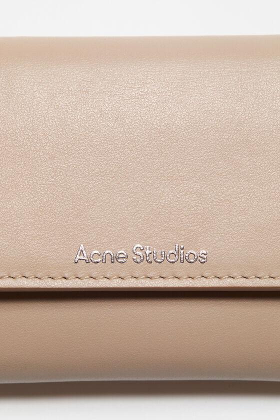 Trifold leather wallet Product Image