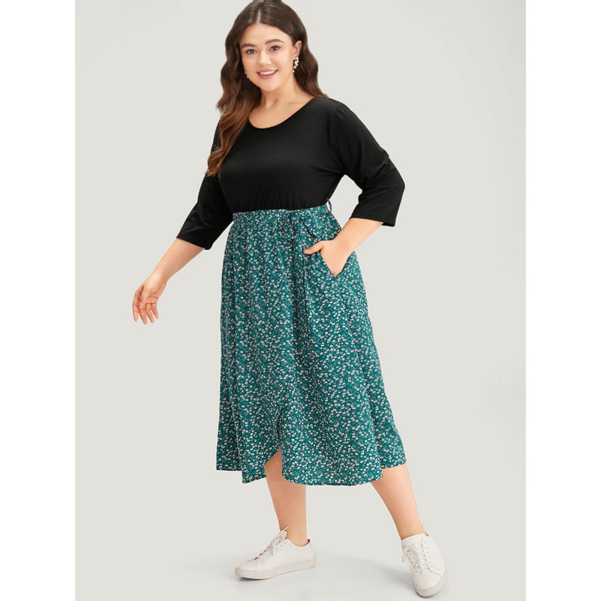 Plus Size Ditsy Floral Patchwork Pocket Belted Crew Neck Dress Black Women Casual Belted Round Neck Elbow-length sleeve Curvy Midi Dress BloomChic 26/4X Product Image