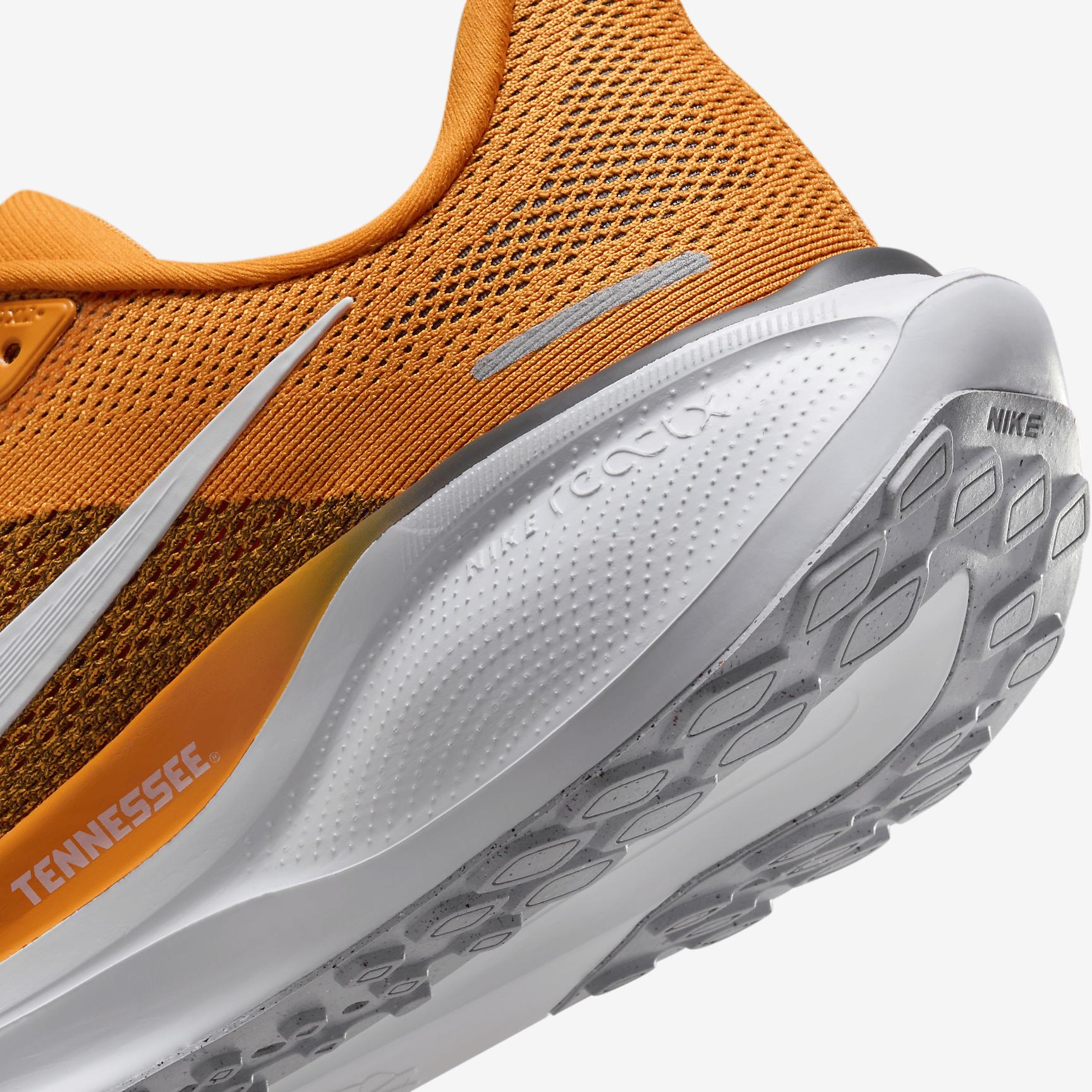 Tennessee Pegasus 41 Nike Men's College Road Running Shoes Product Image