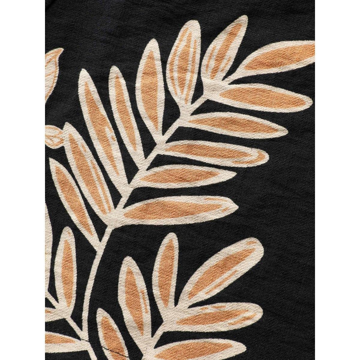 Plus Size Tropical Leaf Print Straight-Leg Shorts Women BlackFlower Resort Shirred Straight Leg Vacation Shorts BloomChic 18-20/2X Product Image