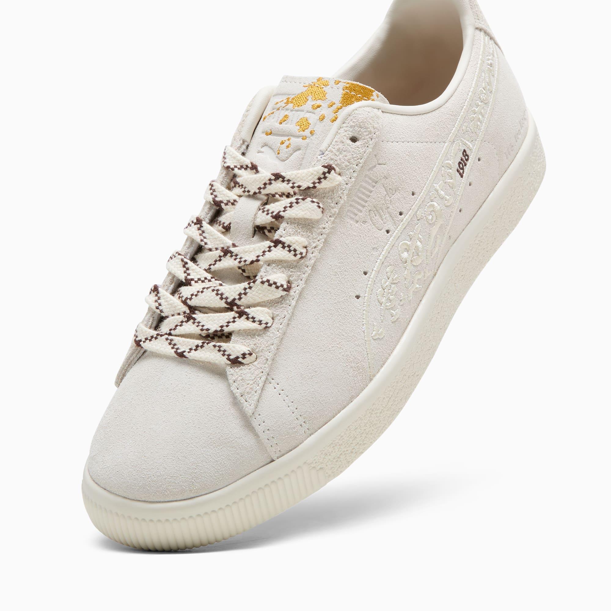 We Are Legends Renaissance Clyde Men's Sneakers Product Image
