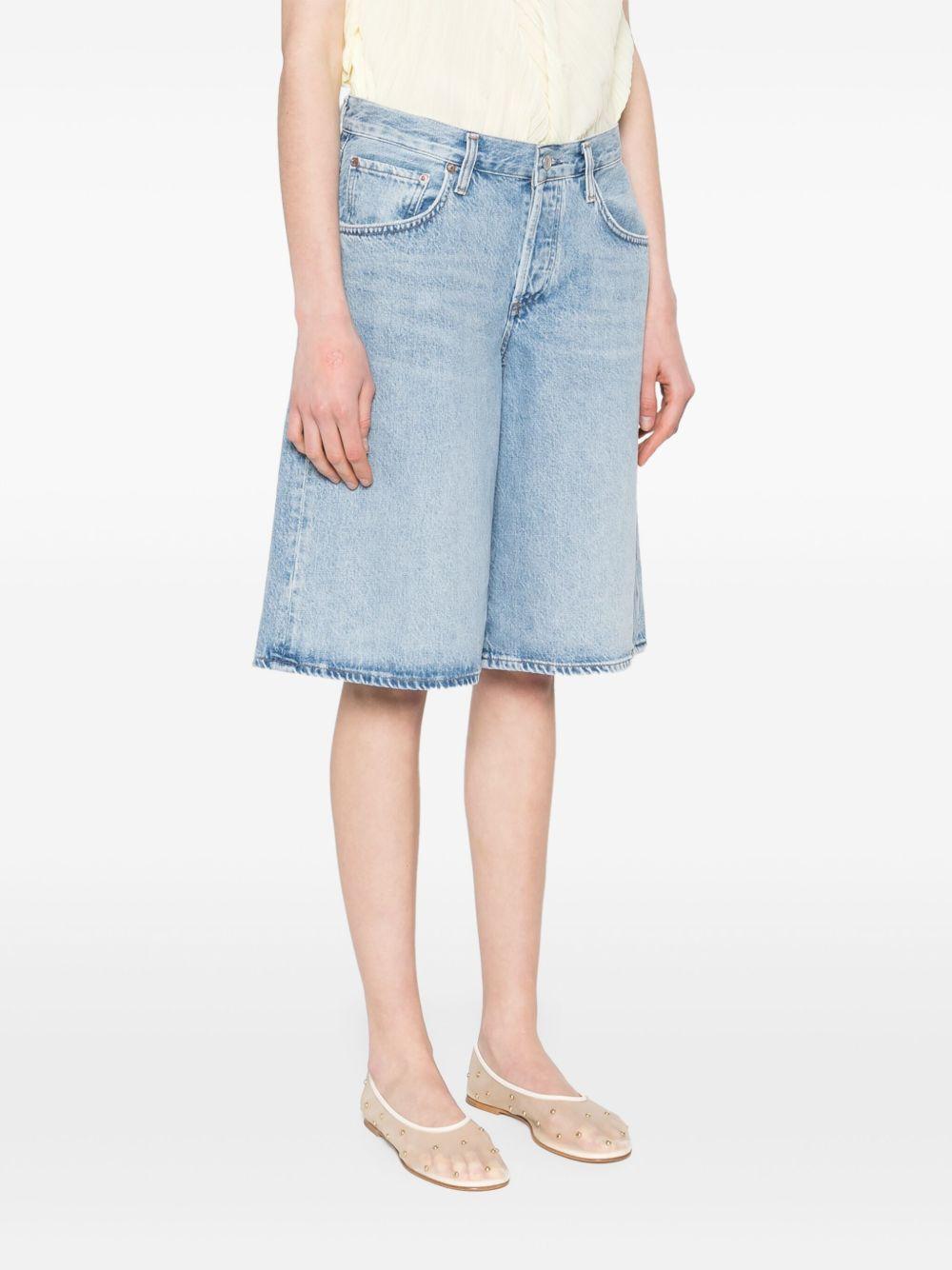 denim shorts Product Image