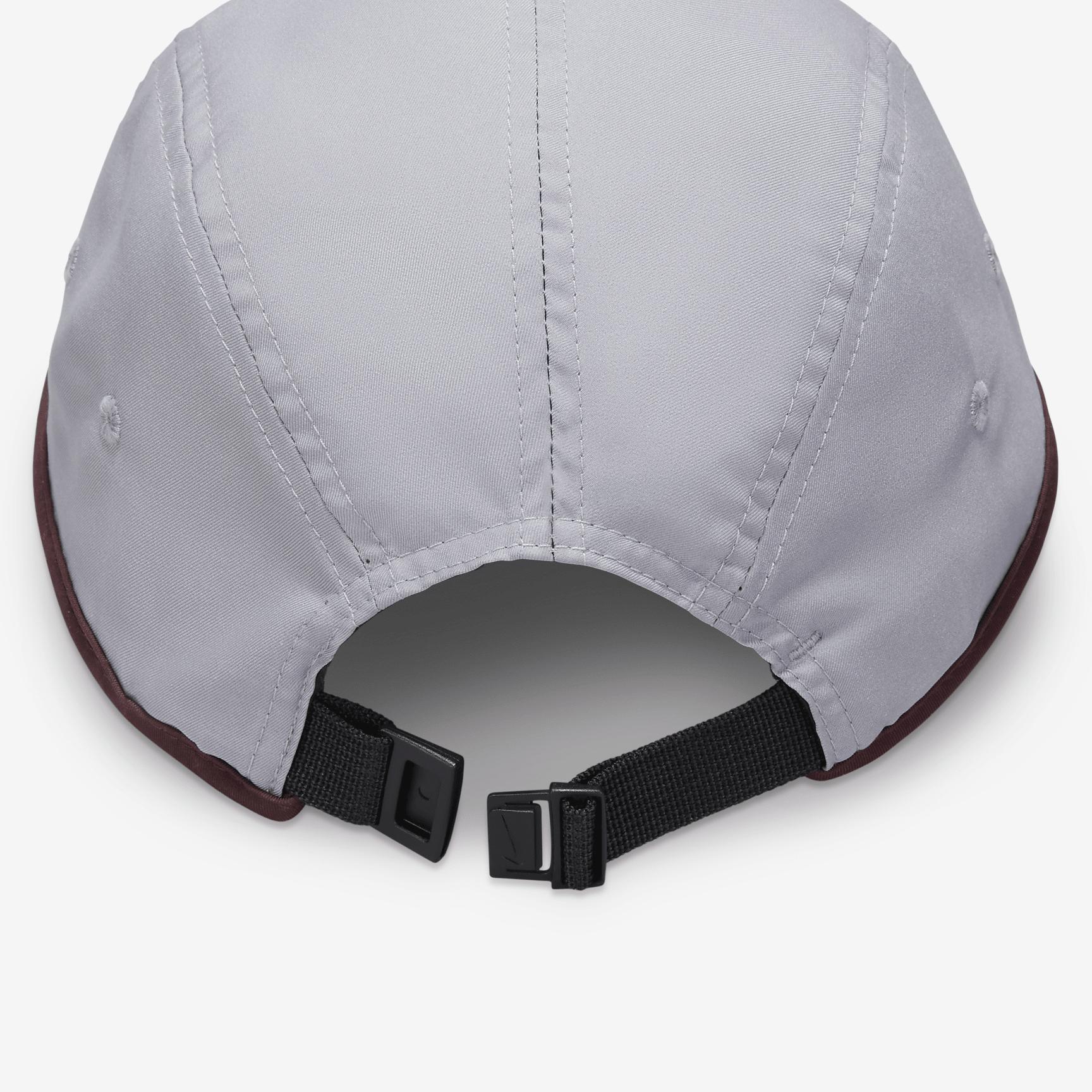 Nike Dri-FIT Fly Unstructured Swoosh Cap Product Image