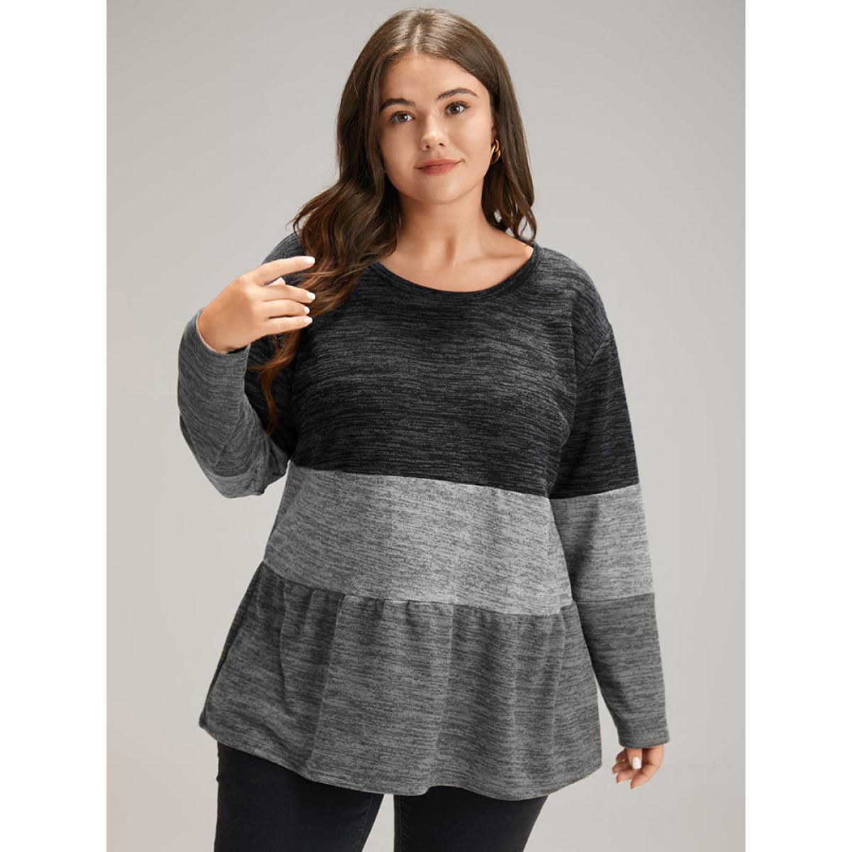 Plus Size Contrast Patchwork Gathered T-shirt Black Women Casual Gathered Plain Round Neck Dailywear T-shirts BloomChic 18-20/2X Product Image