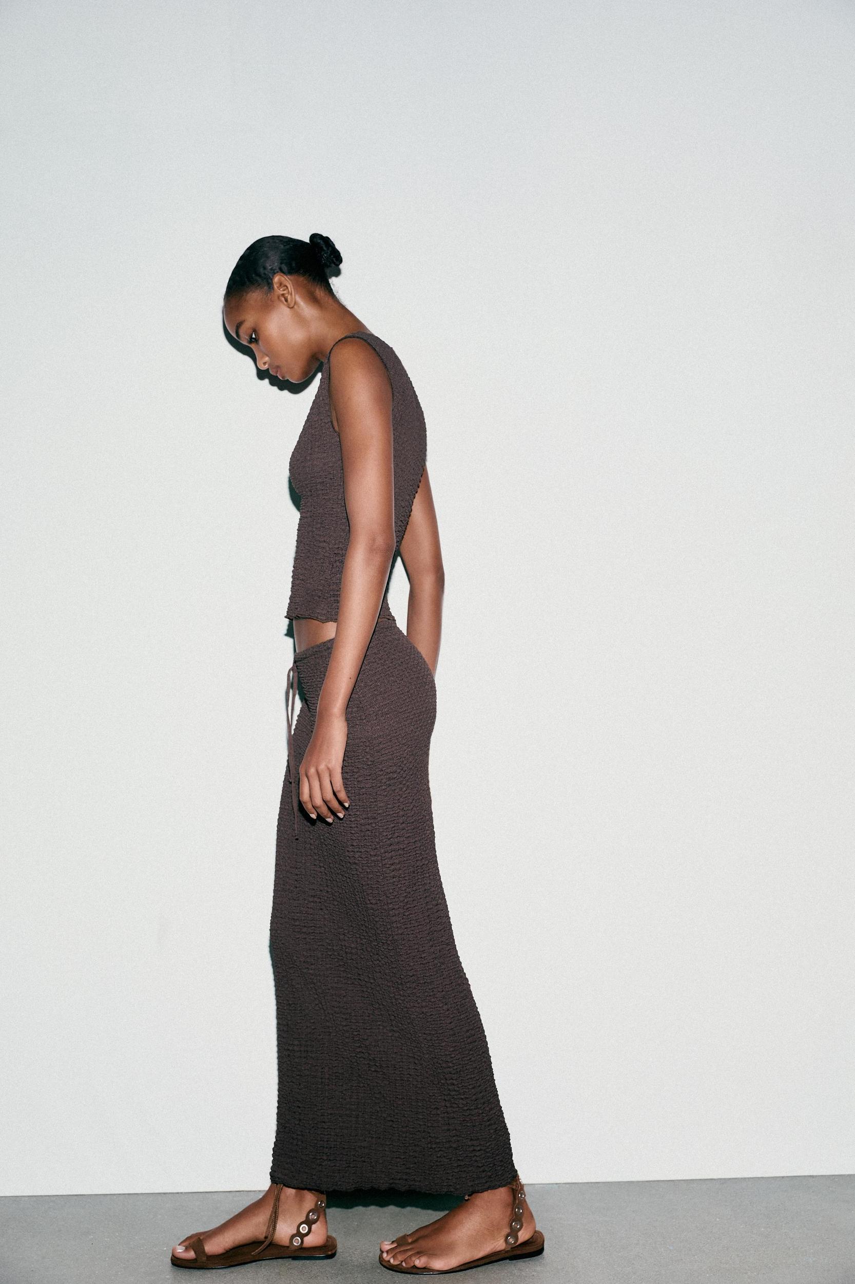 TEXTURED MIDI SKIRT Product Image