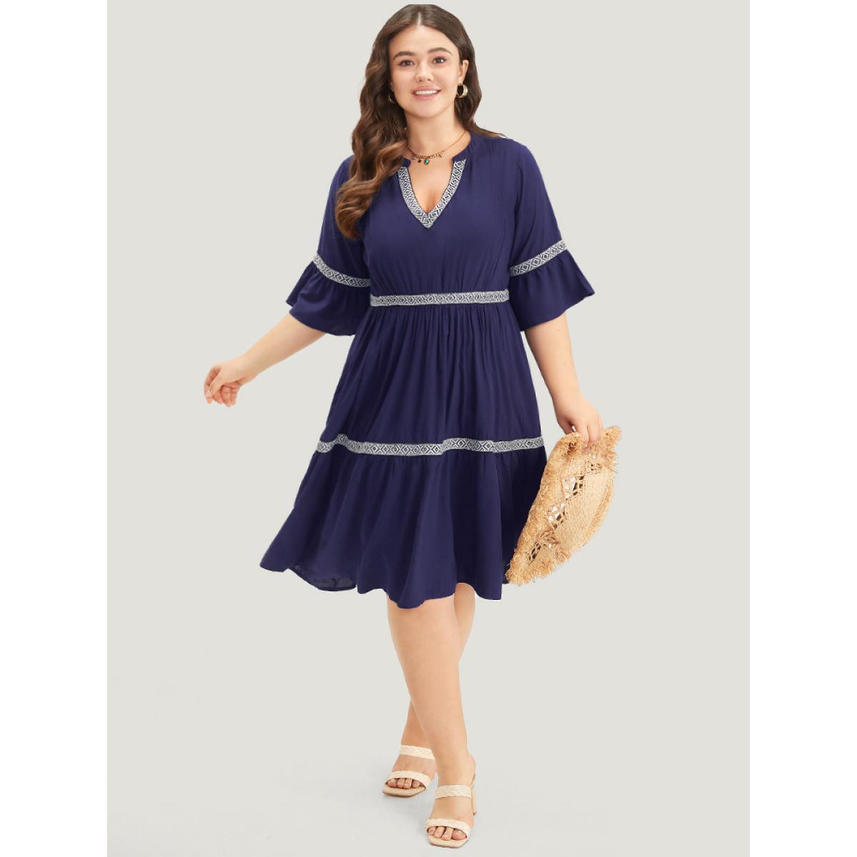 Plus Size Geometric Trim Notched Bell Sleeve Dress DarkBlue Women Vacation Pleated Notched collar Half Sleeve Curvy Midi Dress BloomChic 14-16/1X Product Image