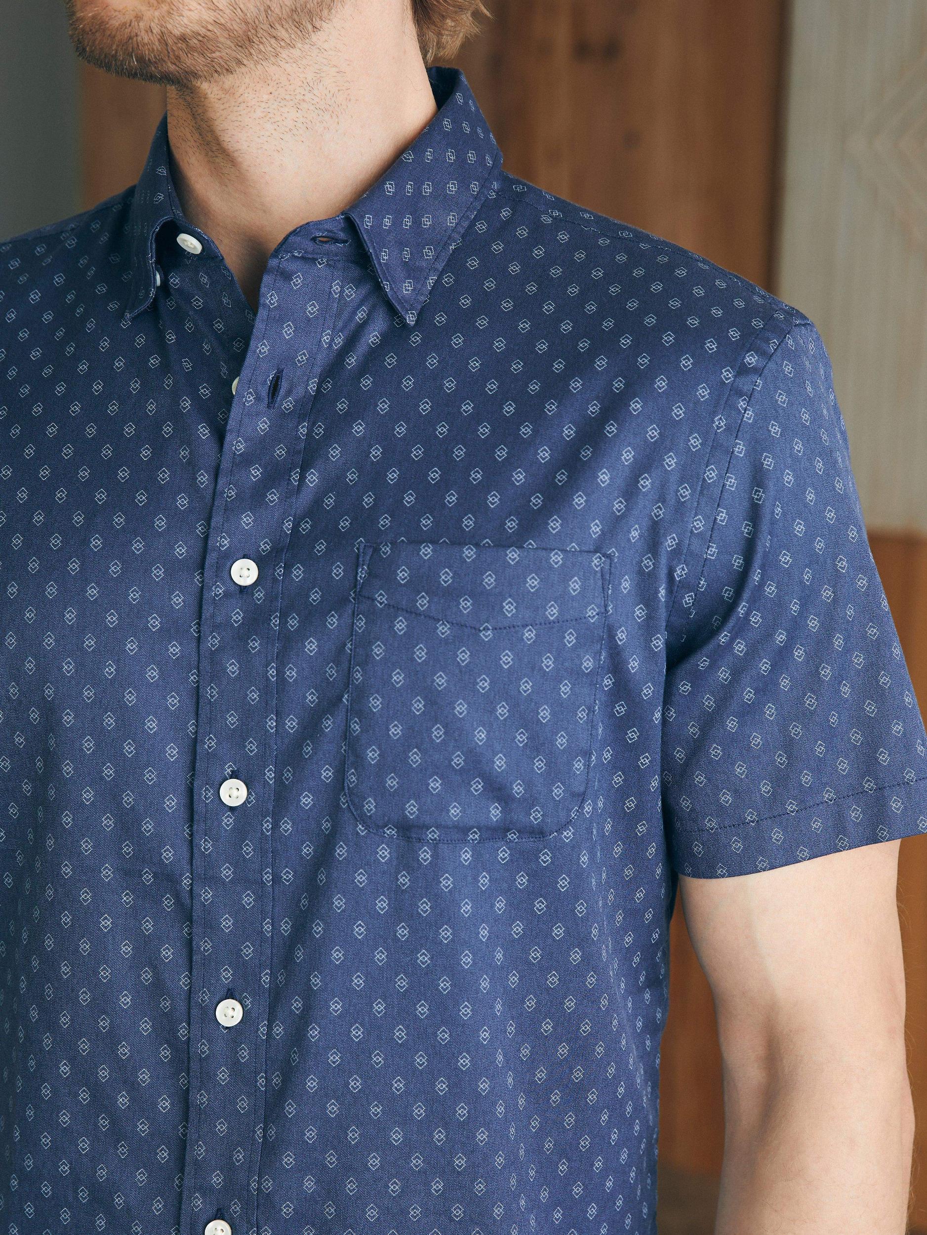 Movement™ Short-Sleeve Shirt - Navy Dusk Diamond Print Male Product Image