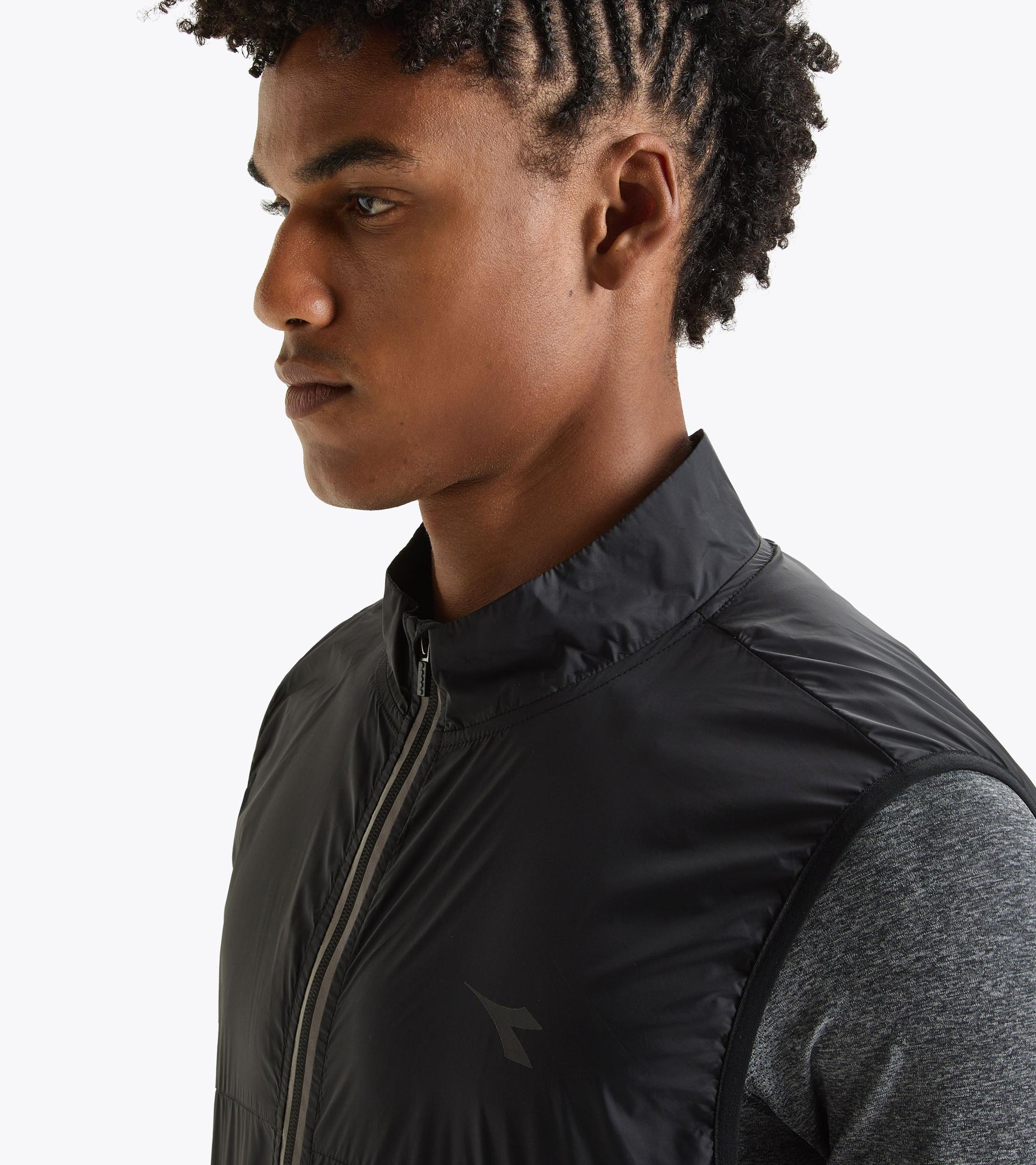 PACKABLE VEST Product Image