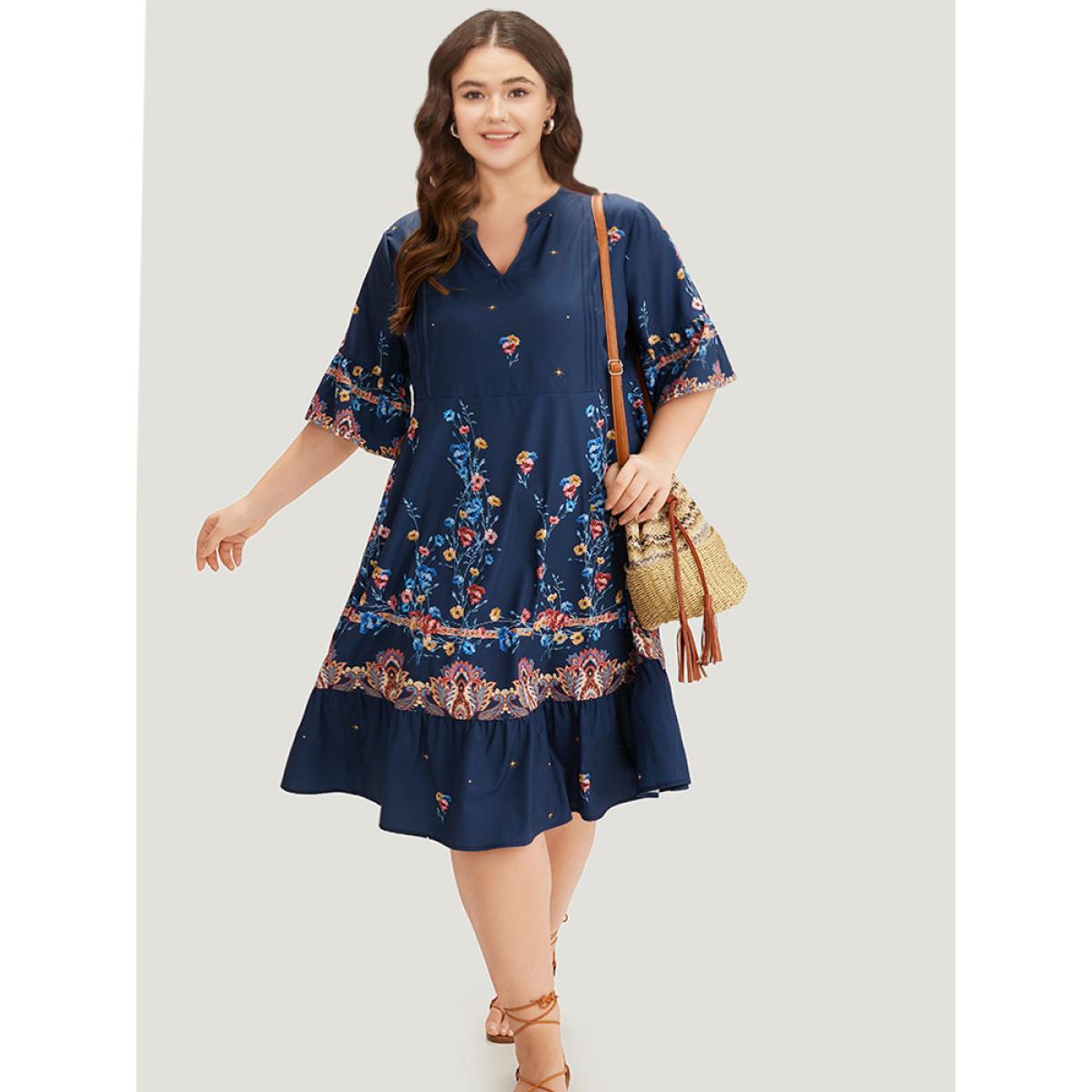 Plus Size Star & Bandana Print Notched Ruffle Dress DarkBlue Women Vacation Gathered Notched collar Half Sleeve Curvy Midi Dress BloomChic 22-24/3X Product Image