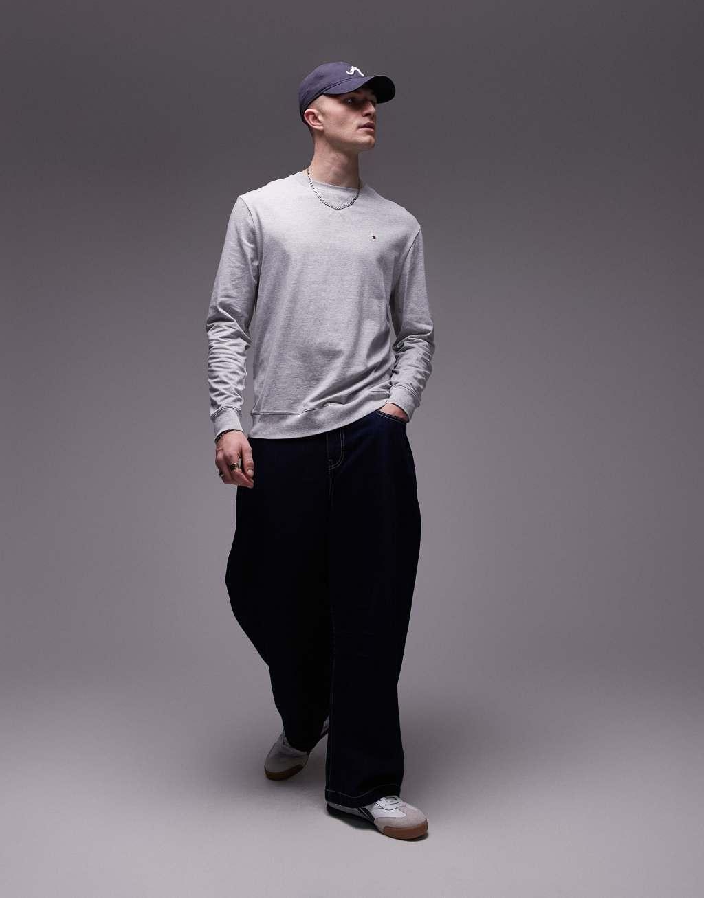 Tommy Hilfiger Essentials lounge sweatshirt in gray Product Image