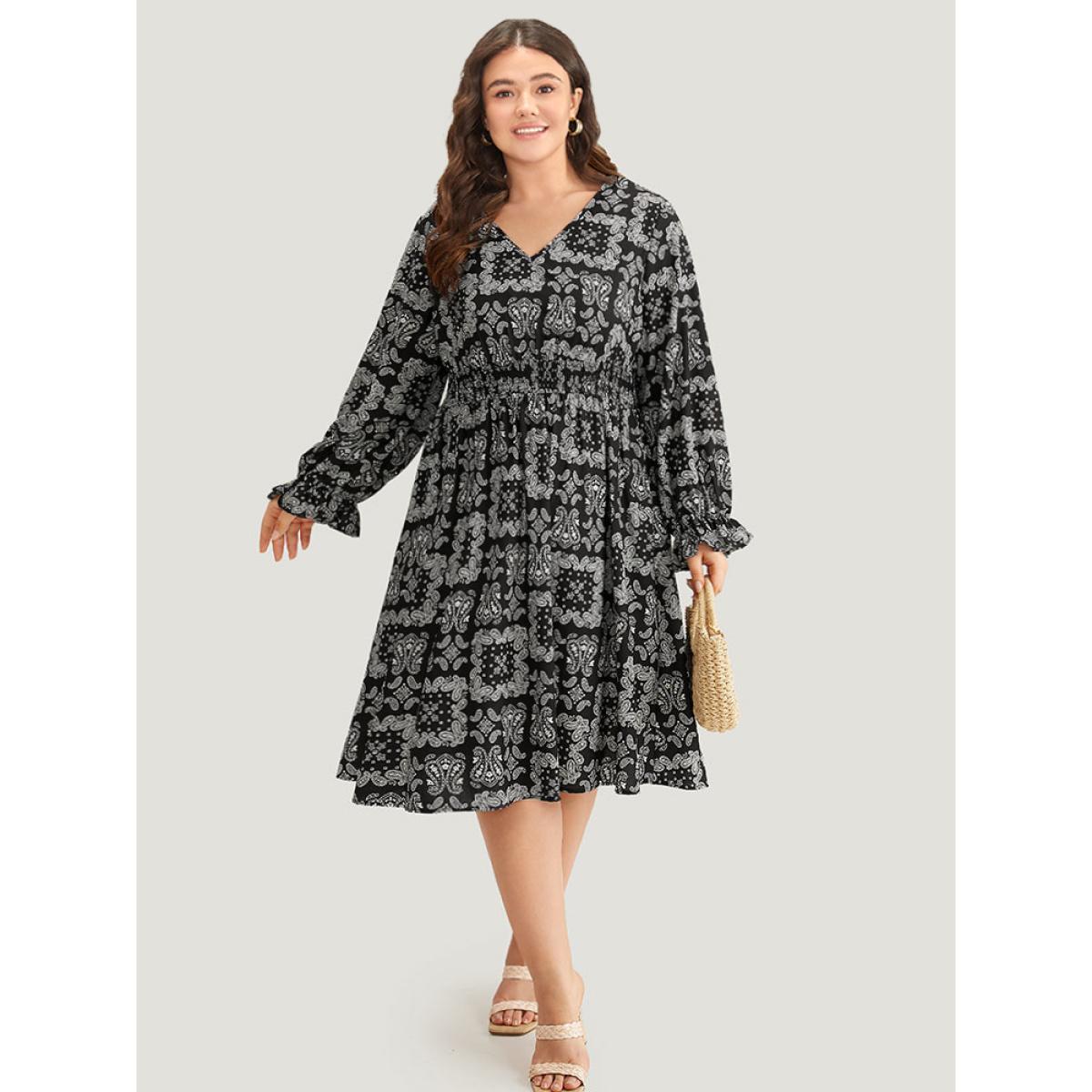 Plus Size Moroccan Print Shirred Pocket Dress Black Women Vacation Printed V-neck Long Sleeve Curvy Midi Dress BloomChic 22-24/3X Product Image