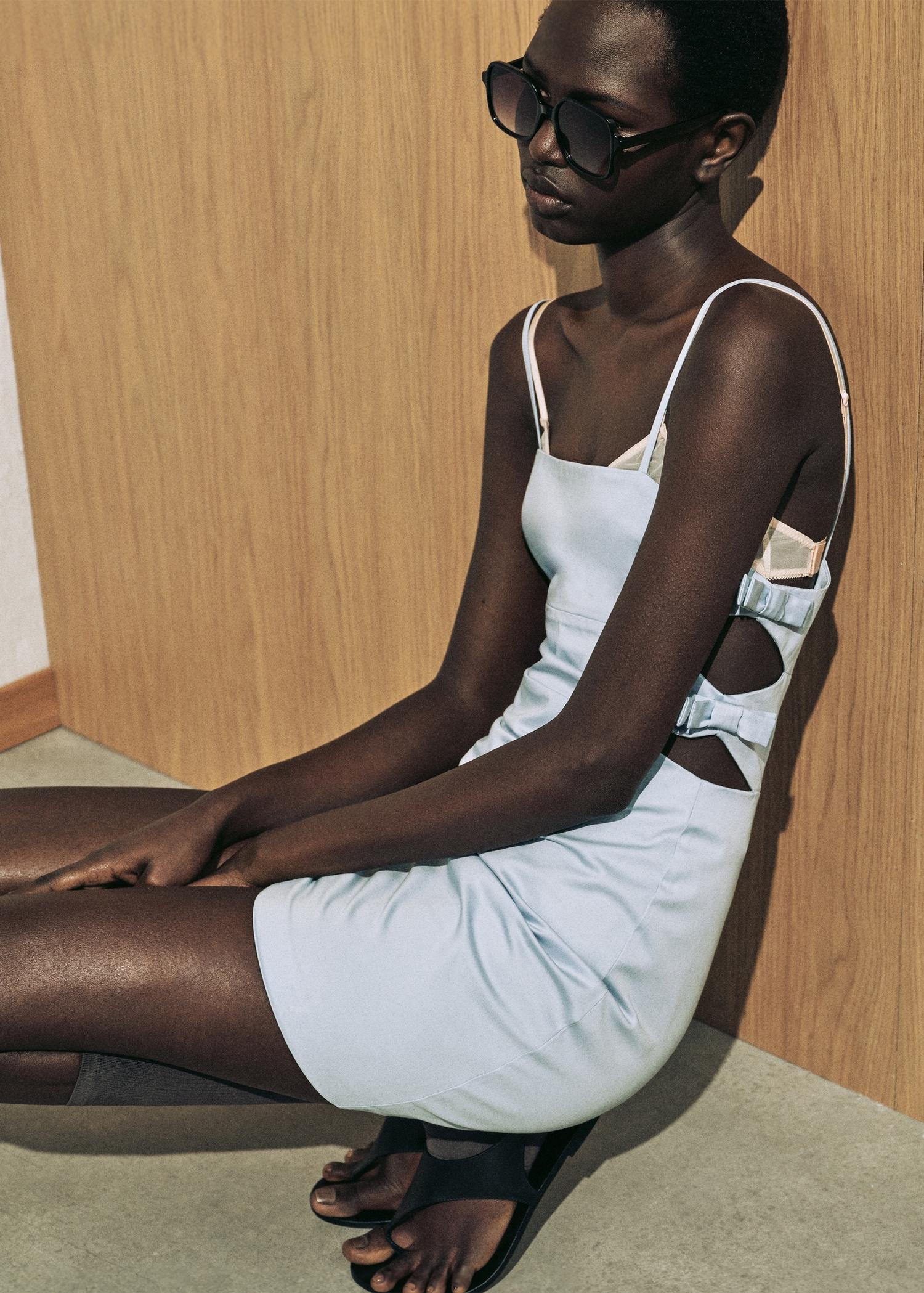 Short cut-out dress with bows - Women | MANGO USA Product Image