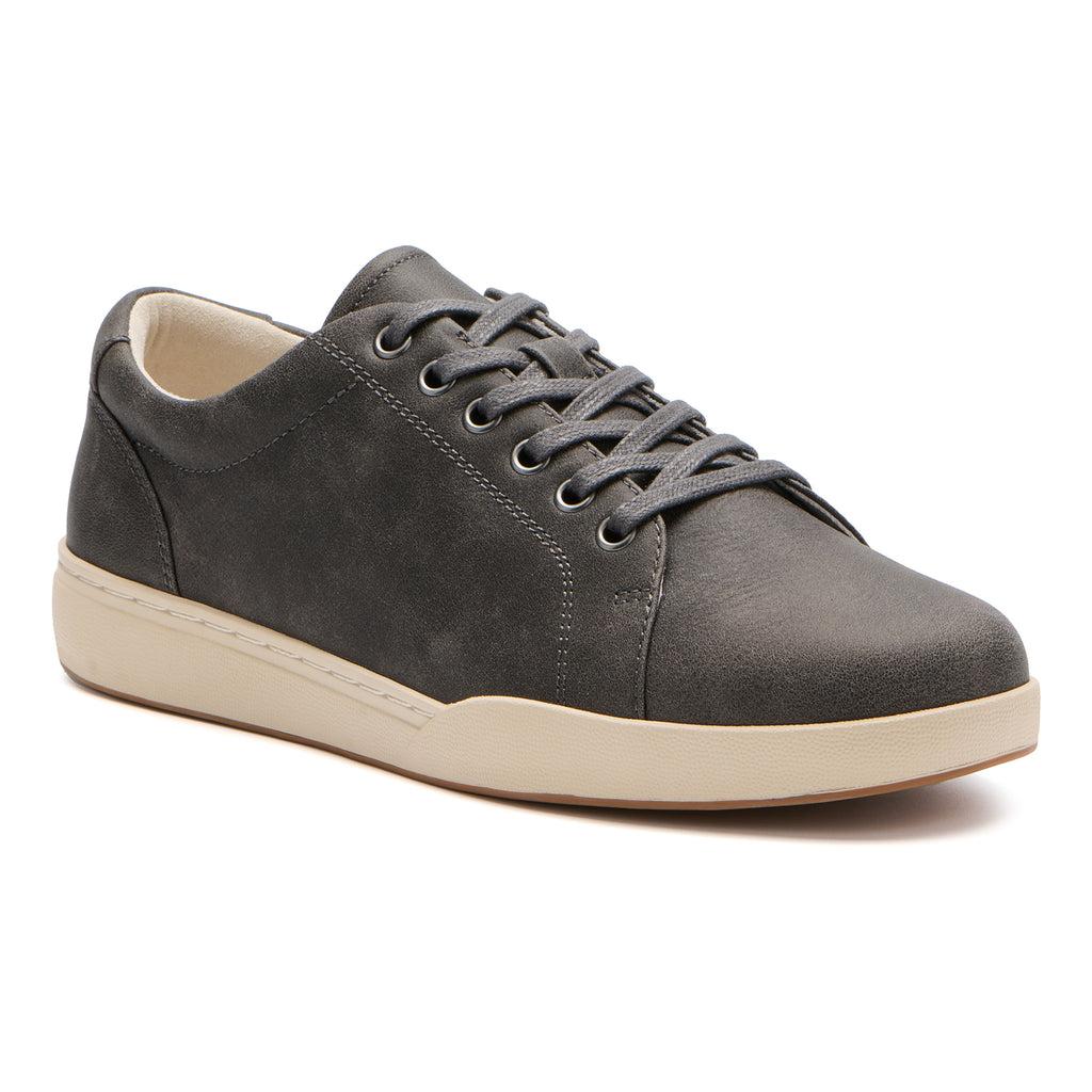 Encore Sneaker Female Product Image