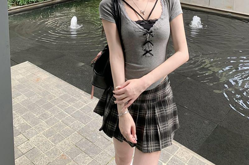 Short-Sleeve Plain Lace Trim Bow Tee Product Image