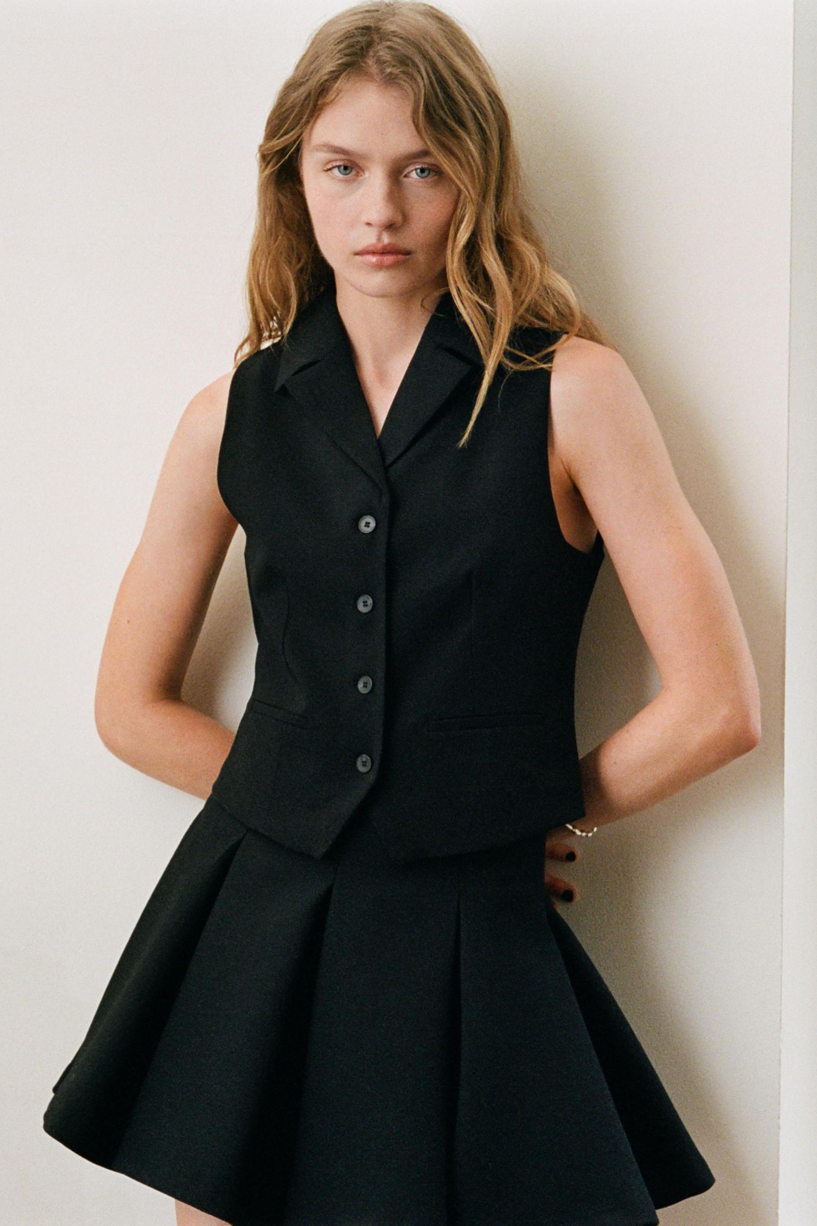 VOLUMINOUS MINI SKIRT Product Image