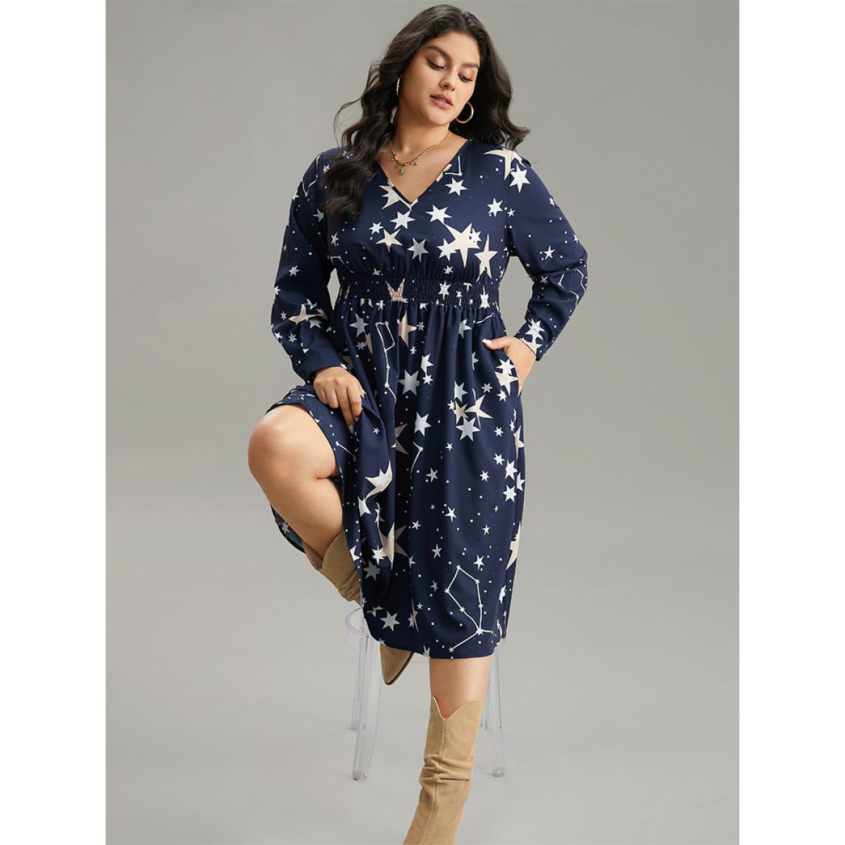 Plus Size Star Geometric Shirred Pocket Dress DarkBlue Women Vacation Printed V-neck Long Sleeve Curvy Midi Dress BloomChic 22-24/3X Product Image