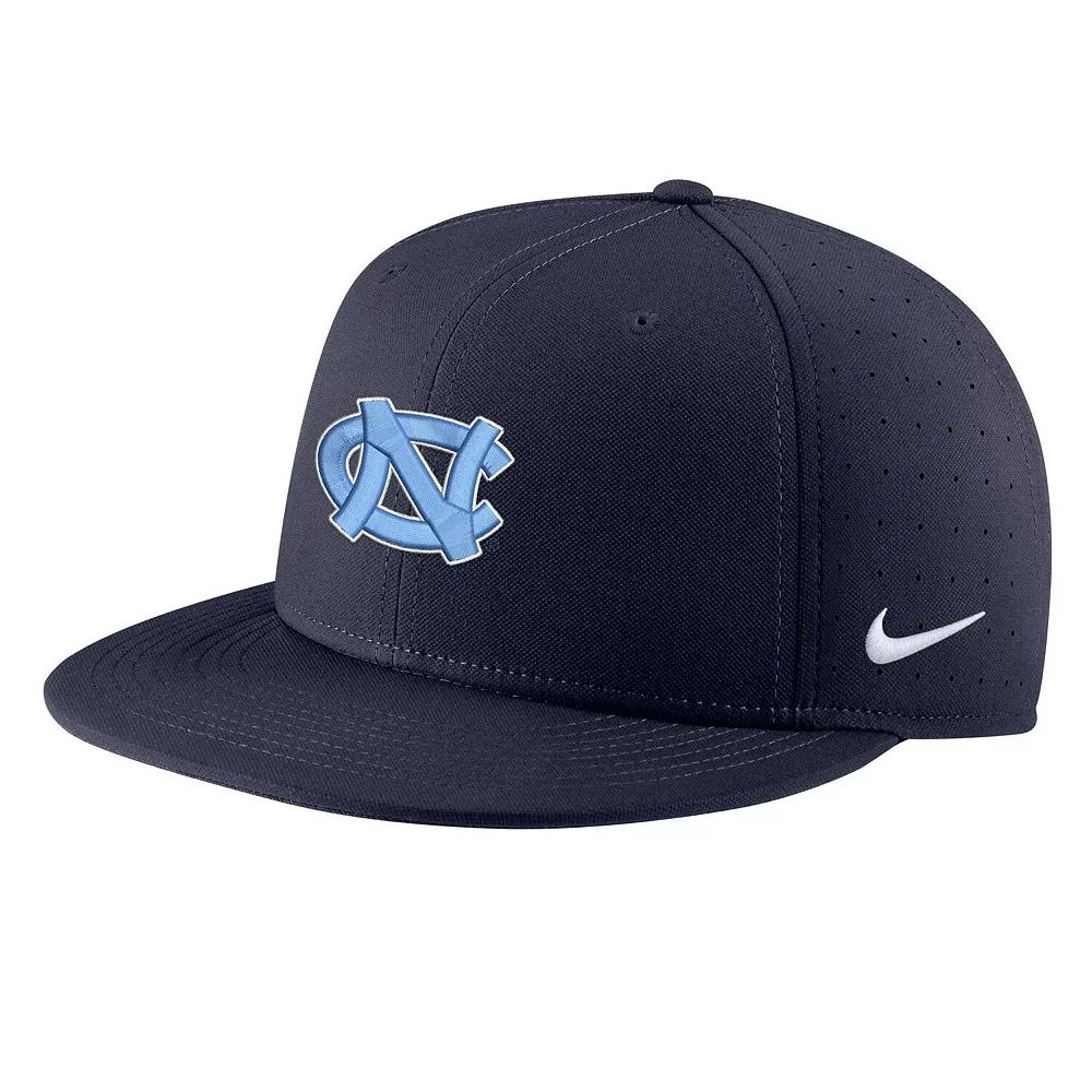 Men's Nike Navy North Carolina Tar Heels Aero True Baseball Performance Fitted Hat, Size: 7 3/4, Blue Product Image