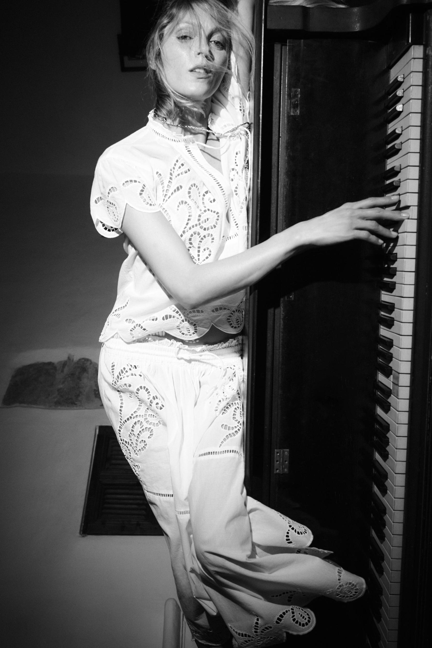 EMBROIDERED TOP ZW COLLECTION Product Image