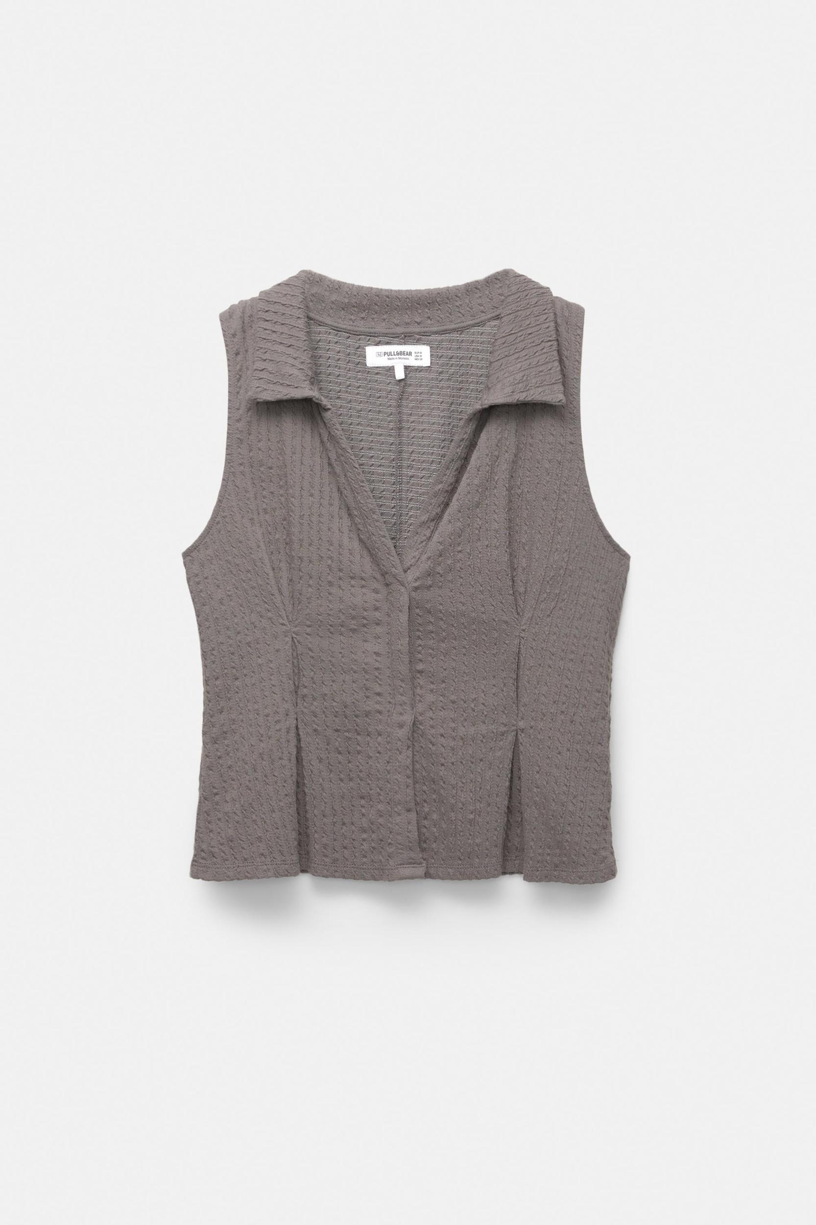Textured top with darts Product Image