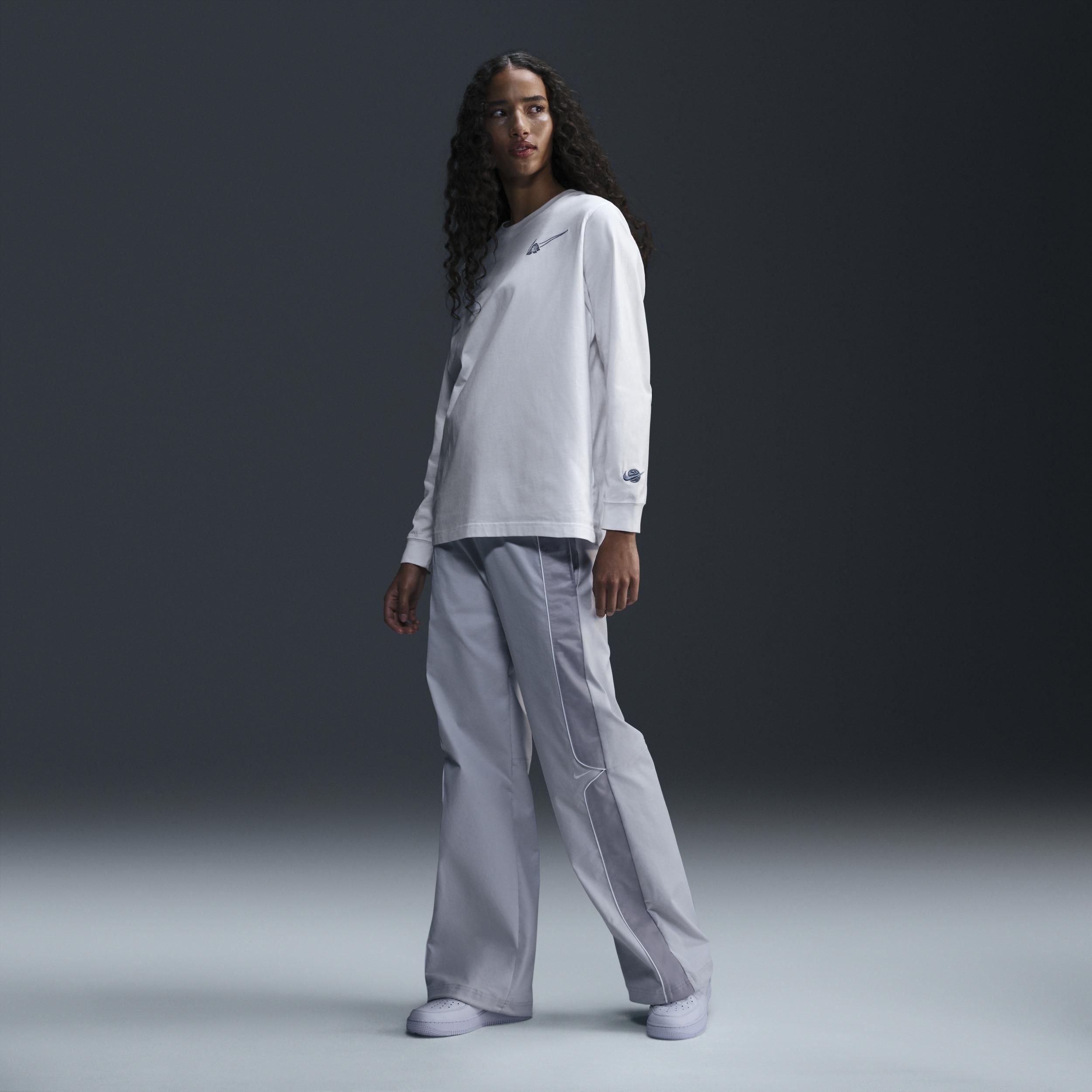 Nike Women's Long-Sleeve Graphic Basketball T-Shirt Product Image