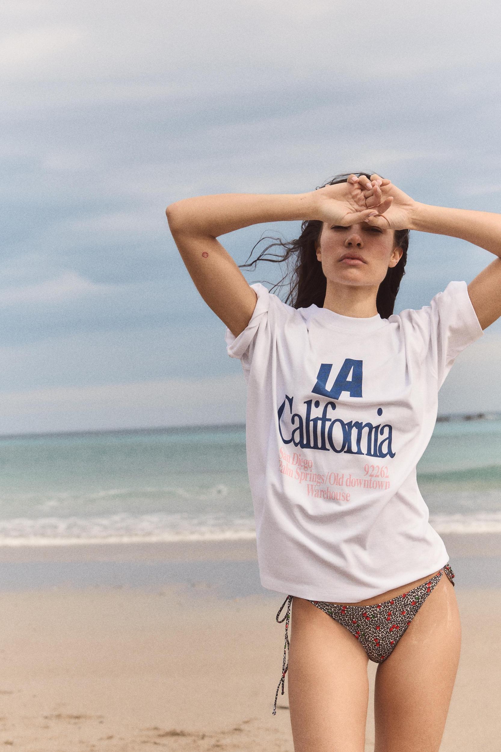 TEXT T-SHIRT Product Image