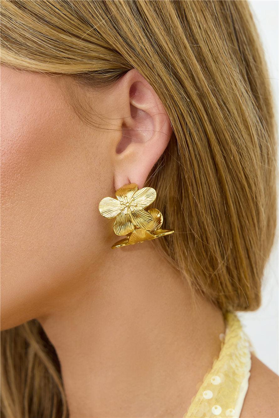 Petal Kisses Earrings Gold Product Image