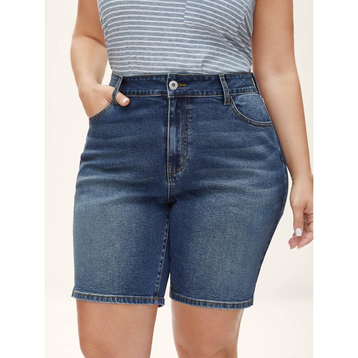 Plus Size Stretch Straight-Leg Faded Denim Shorts Women Denimindigo Medium stretch Casual Slanted pocket Leisure Denim Shorts BloomChic 16/1X Product Image