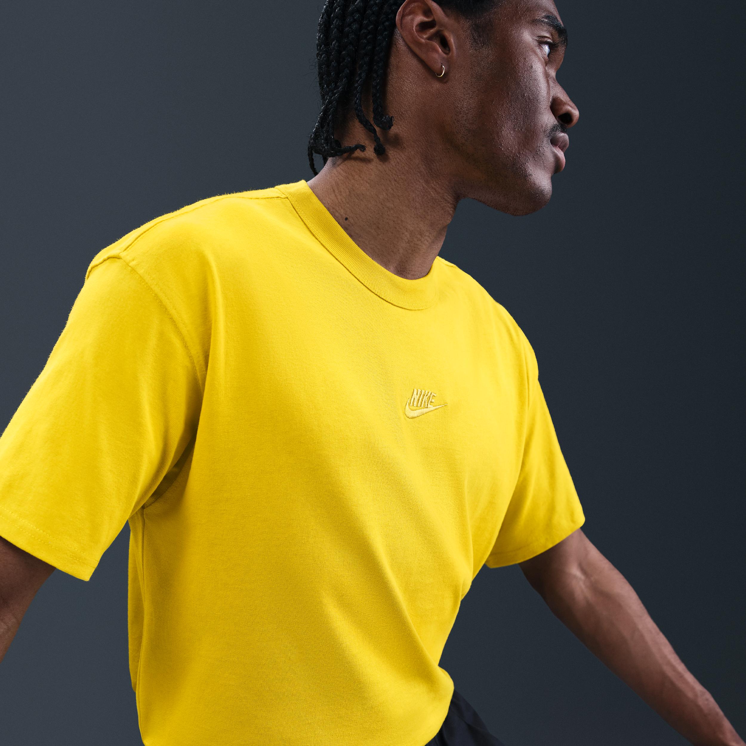 Mens Nike Sportswear Premium Essentials T-Shirt | DO7392-726 Product Image