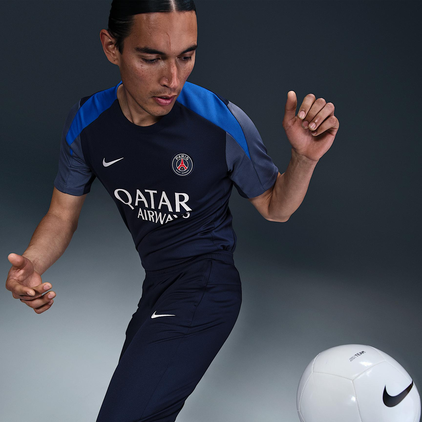 Paris Saint-Germain Strike Men's Nike Dri-FIT Soccer Short-Sleeve Top Product Image