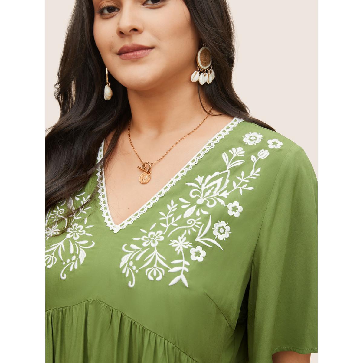 Plus Size Supersoft Essentials Floral Embroidered Patchwork Hem Dress Moss Women Resort Non V-neck Short sleeve Curvy Midi Dress BloomChic 28/5X Product Image