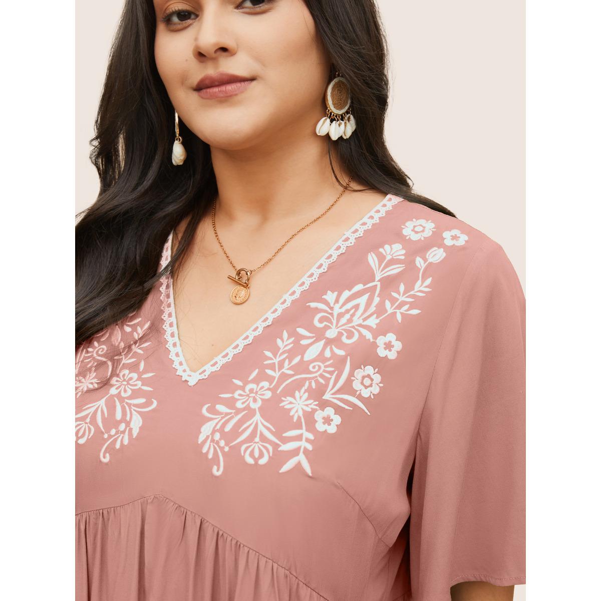 Plus Size Supersoft Essentials Floral Embroidered Patchwork Hem Dress Crepe Women Resort Non V-neck Short sleeve Curvy Midi Dress BloomChic 26/4X Product Image