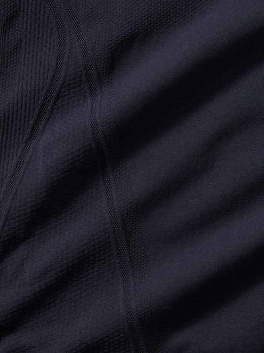 Momentum Seamless Tank Product Image