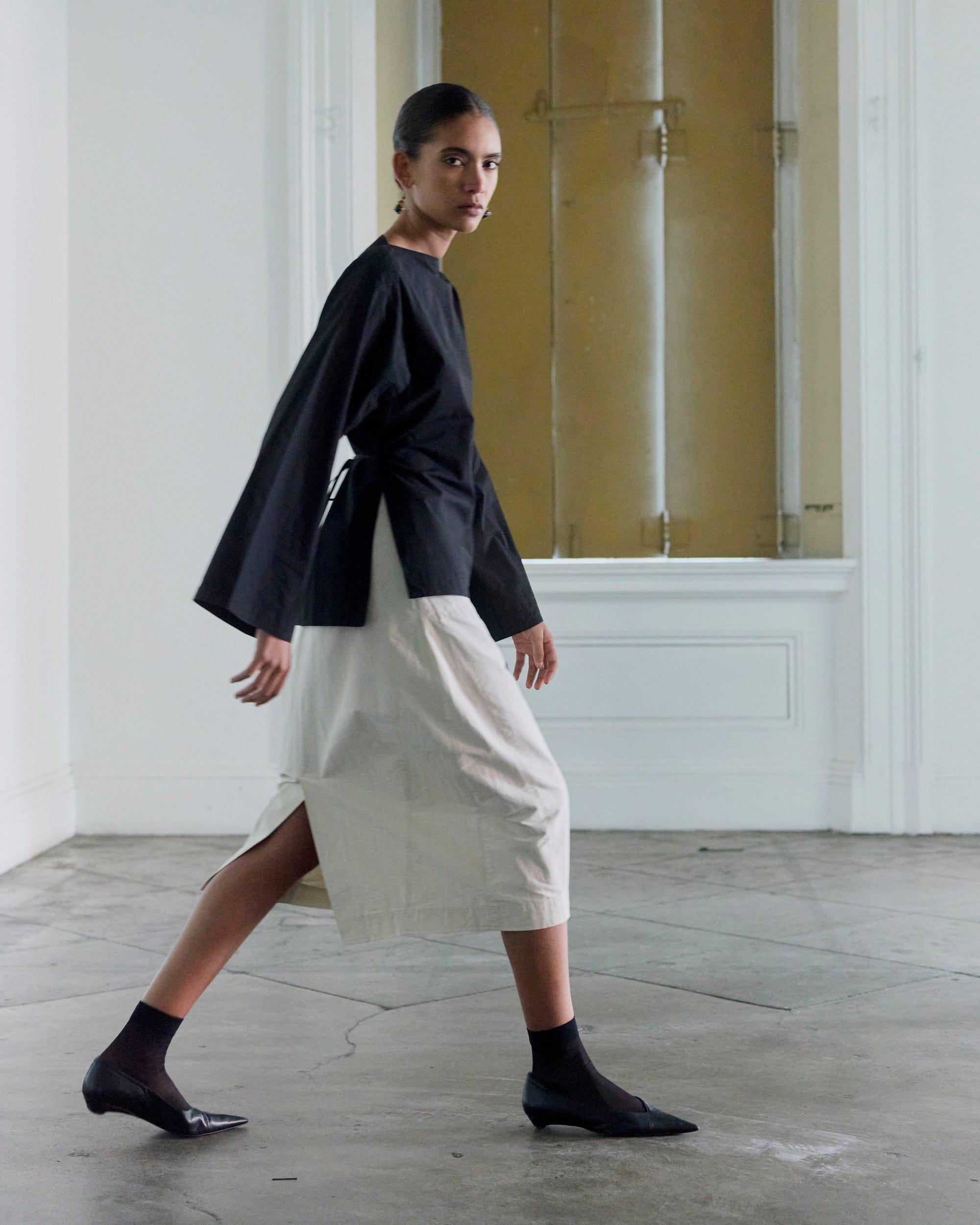 Jarmaine Back-Slit Barrel Skirt Product Image