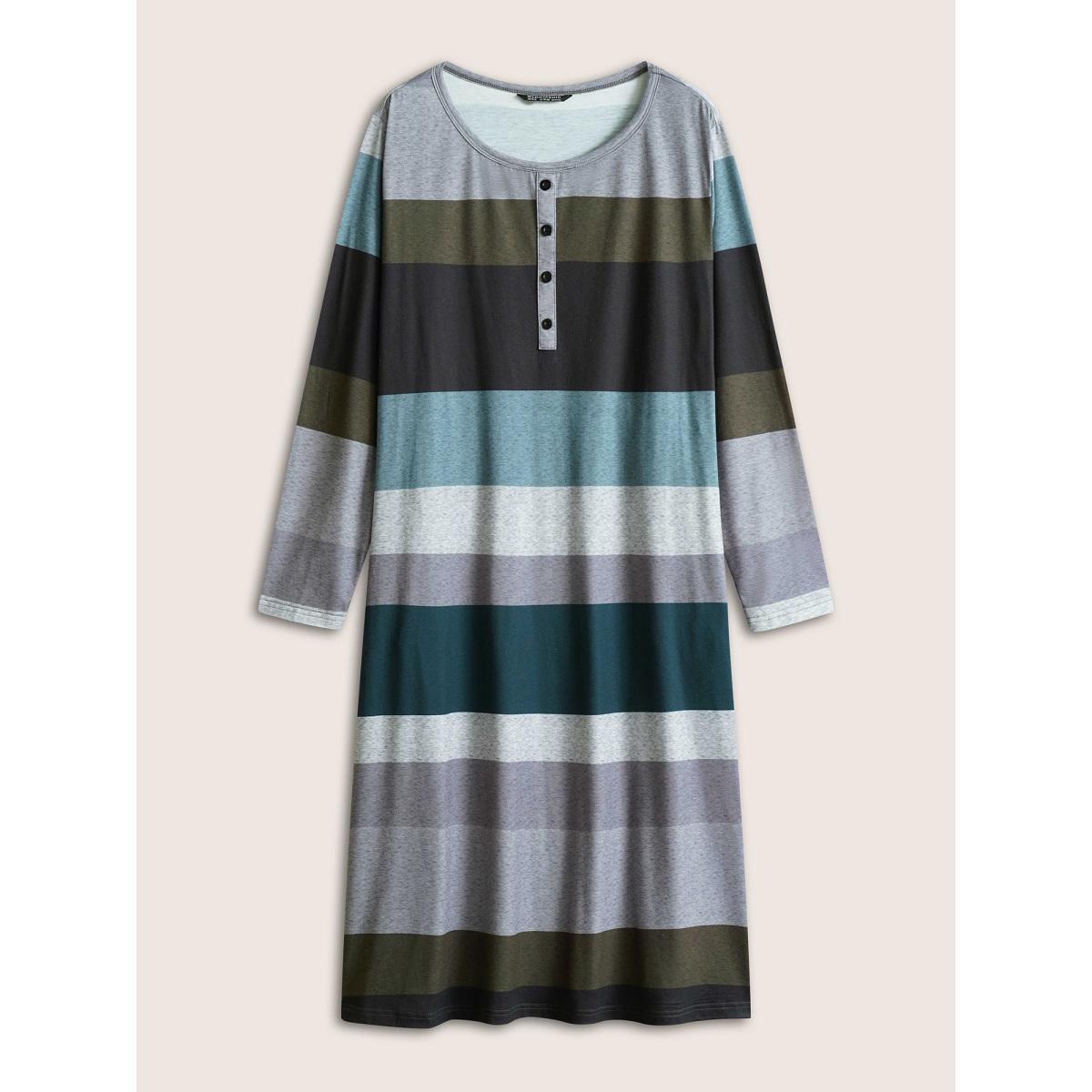 Plus Size Colorblock Contrast Button Detail Pocket Dress DarkGreen Women Casual Printed Round Neck Long Sleeve Curvy Midi Dress BloomChic 22-24/3X Product Image