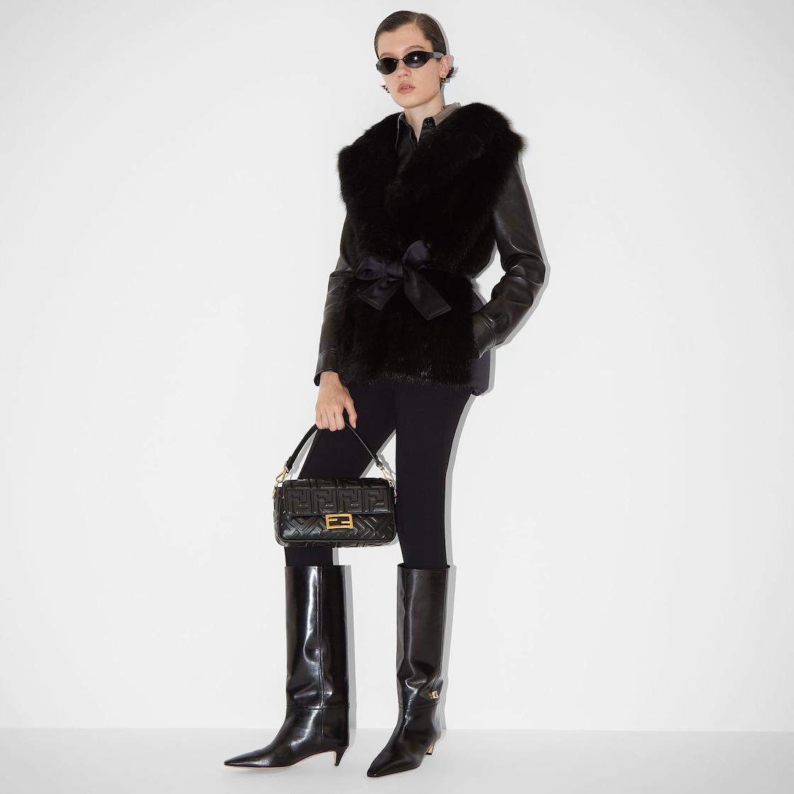 BaguetteBlack leather bag Product Image