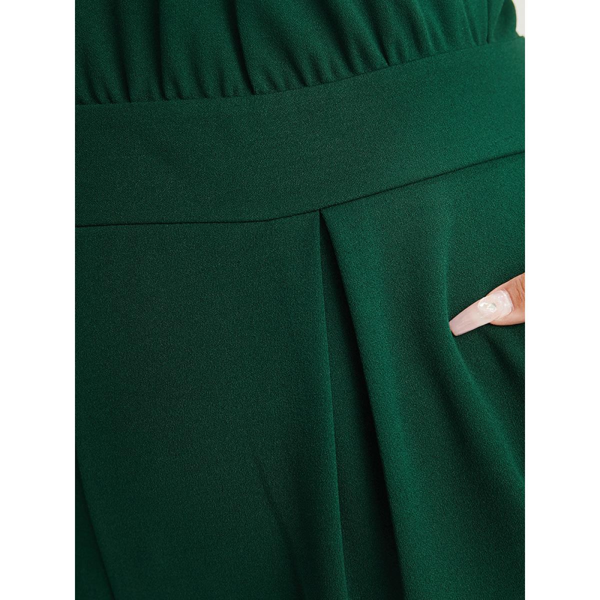 Plus Size Green Solid Sleeveless Pocket Scalloped Trim Jumpsuit Women Glamour Sleeveless Round Neck Party Loose Jumpsuits BloomChic 10/M Product Image