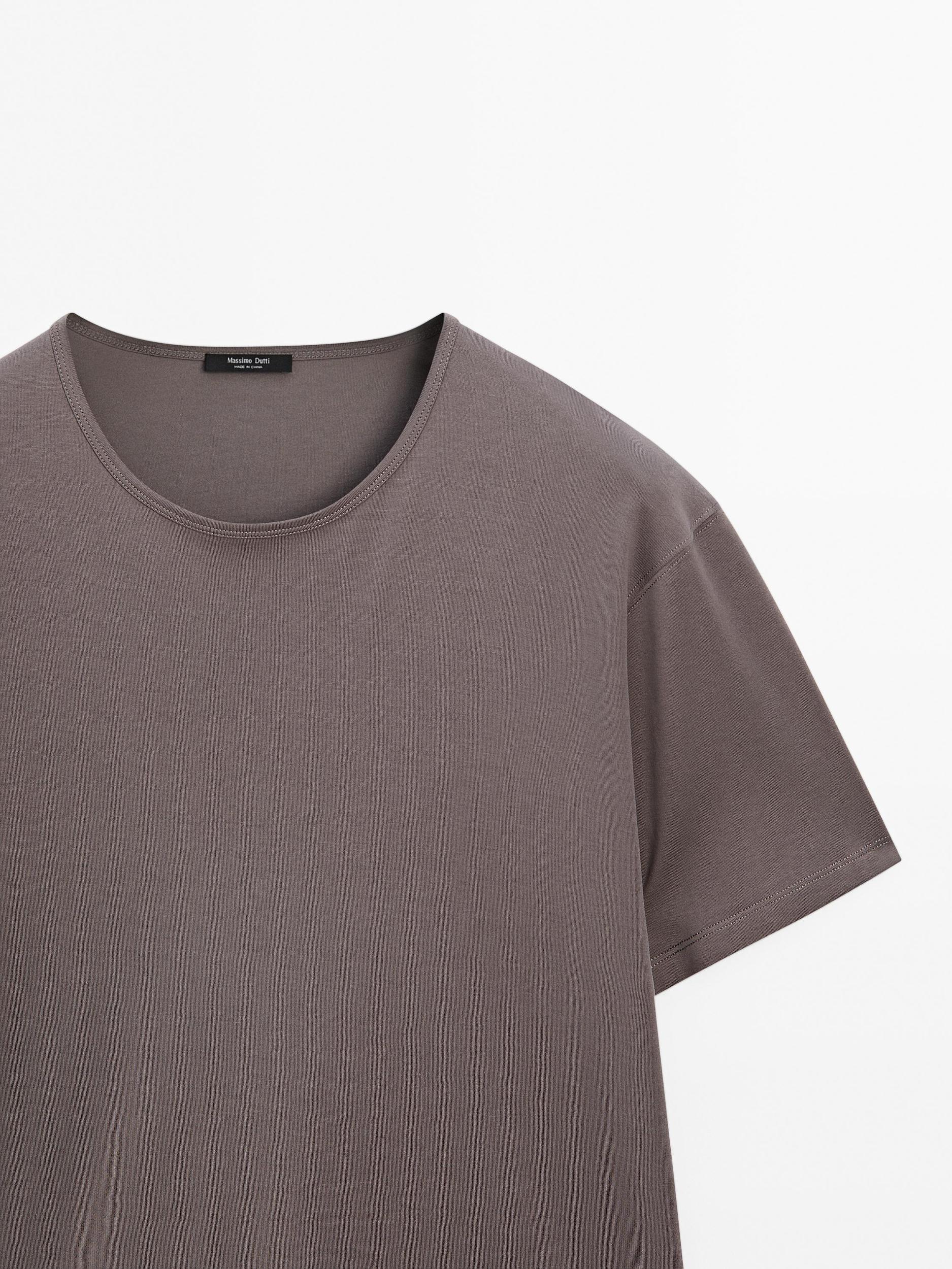 100% cotton lightweight T-shirt Product Image