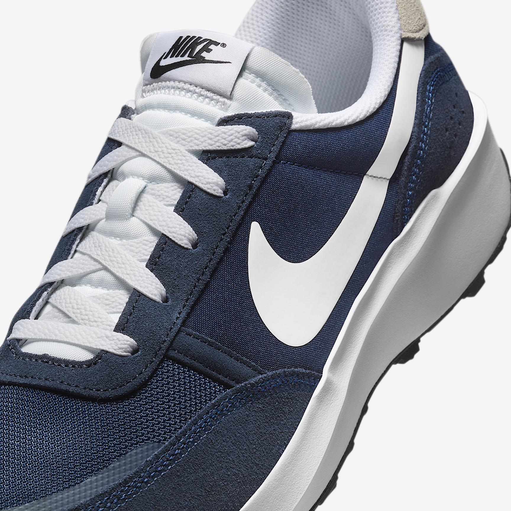 Nike Men's Waffle Nav Shoes Product Image