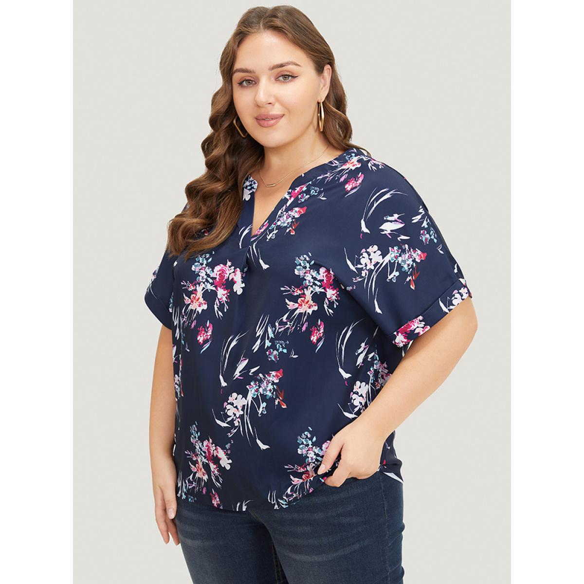 Plus Size Indigo Floral Roll Batwing Sleeve Notched Neck Blouse Women Elegant Short sleeve Notched collar Dailywear Blouses BloomChic 28/5X Product Image