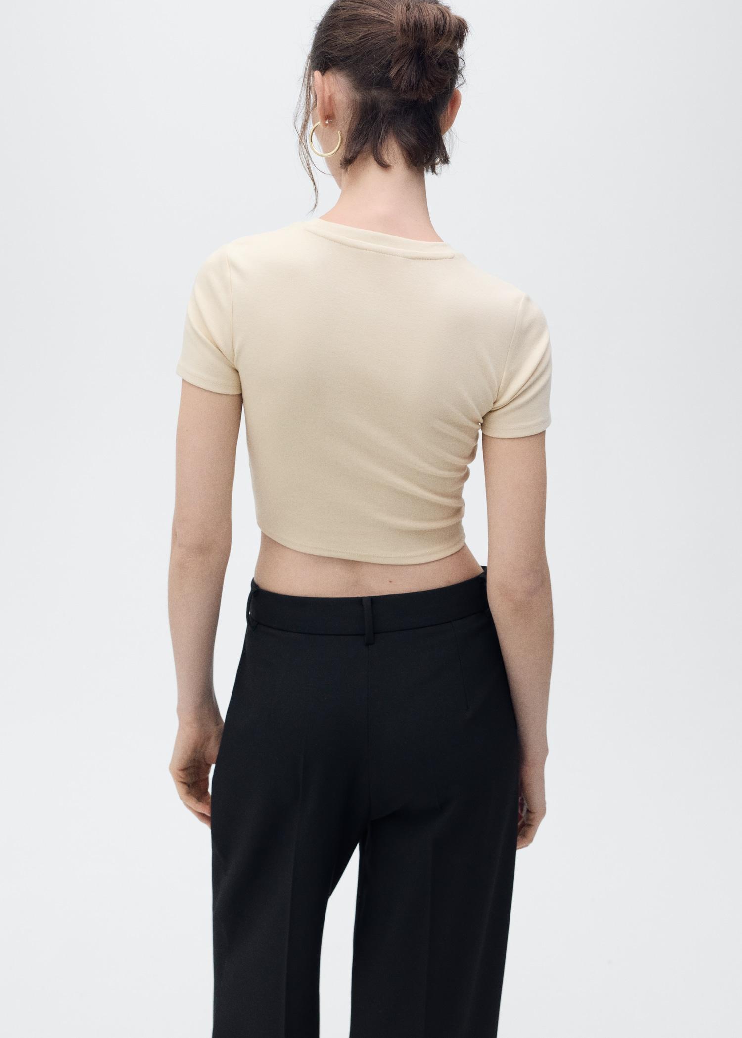 Fitted cropped t-shirt - Women | MANGO USA Product Image